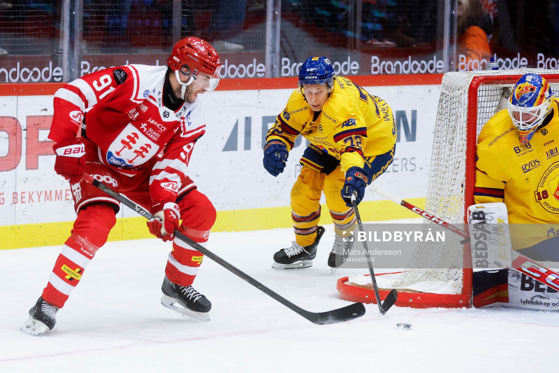 Timrås Magnus Pääjärvi och Djurgårdens Jesse Ylönen