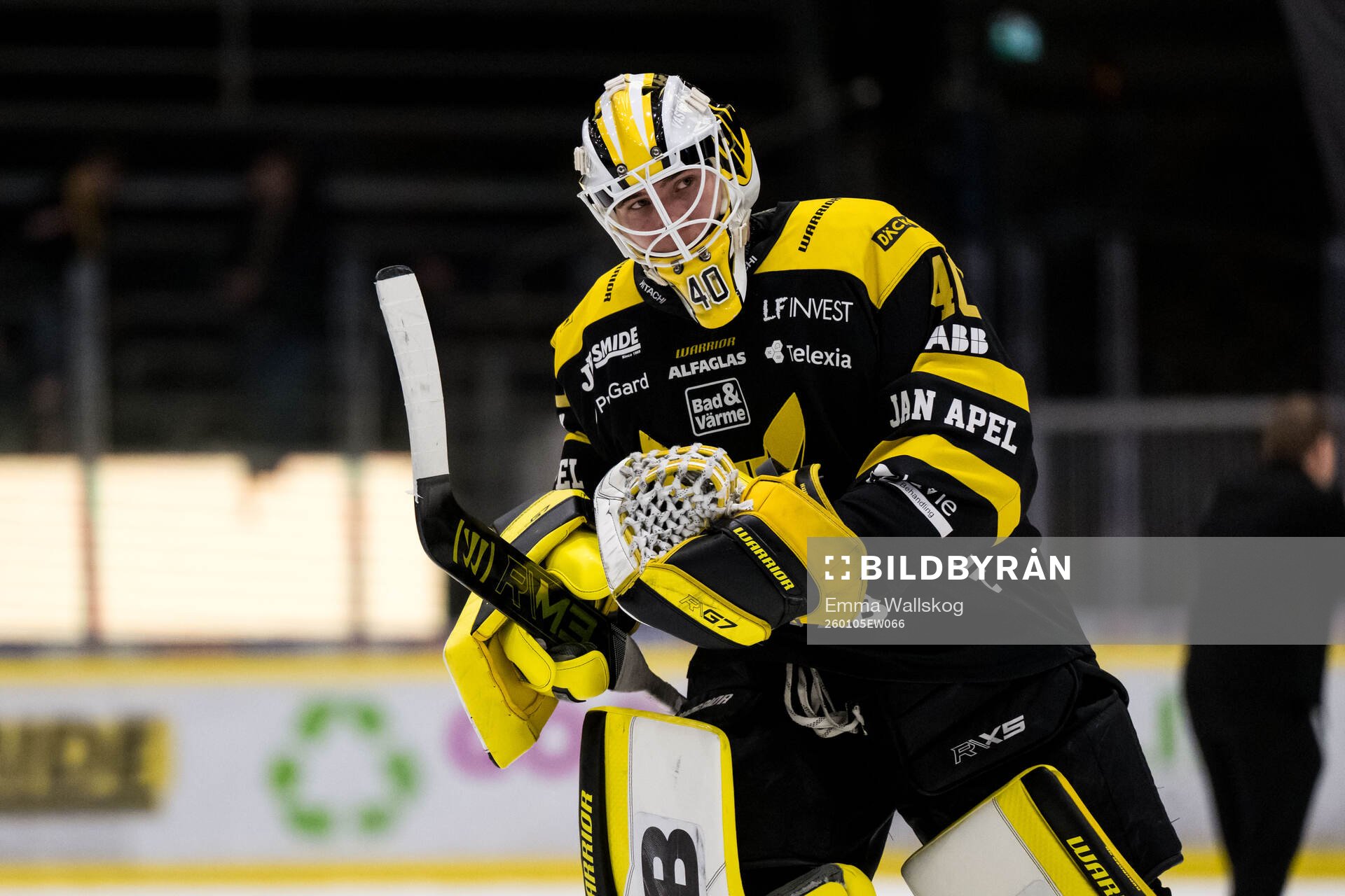 Västerås målvakt Rasmus Korhonen jublar