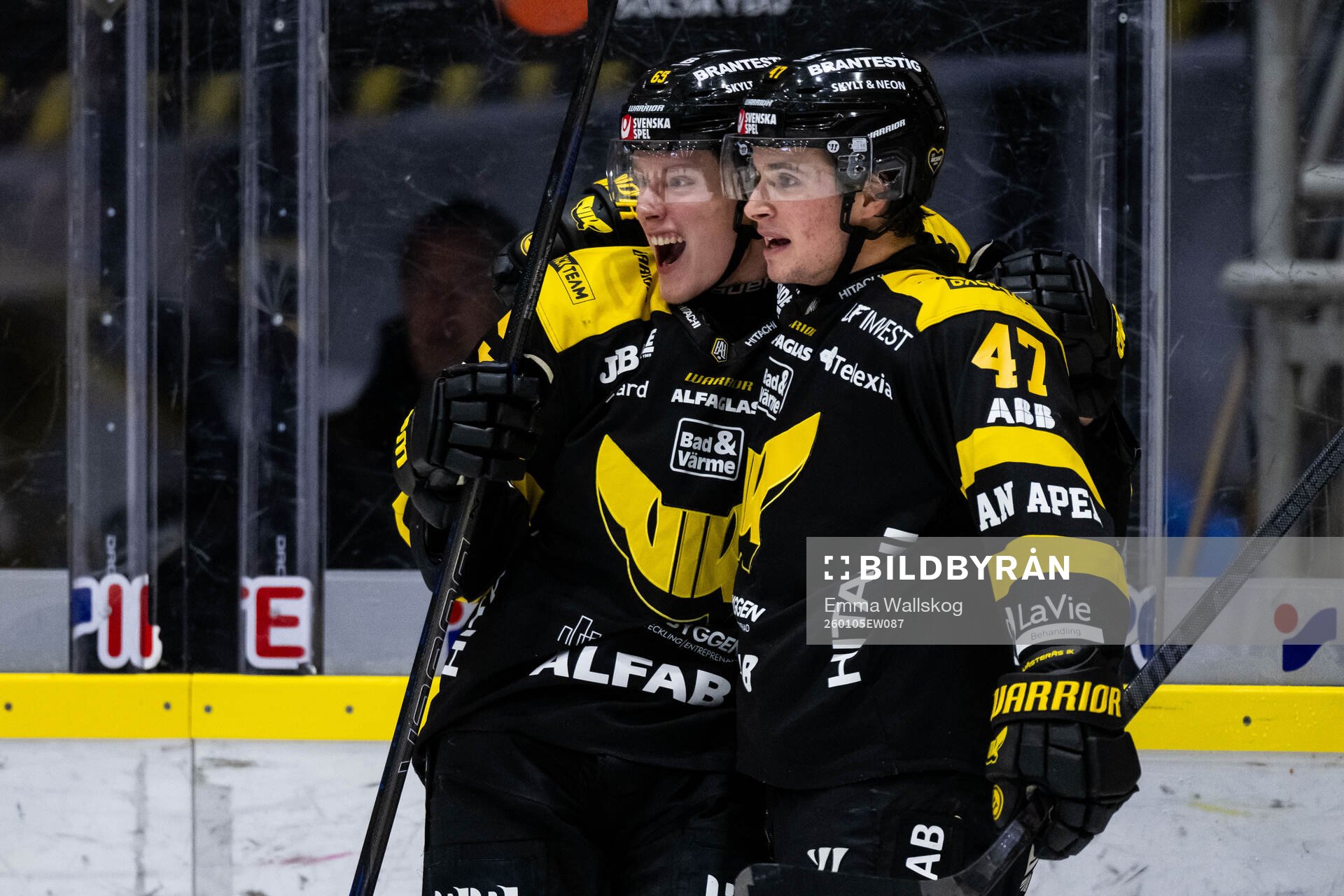 Västerås Karl Annborn jublar med Patrick Guay