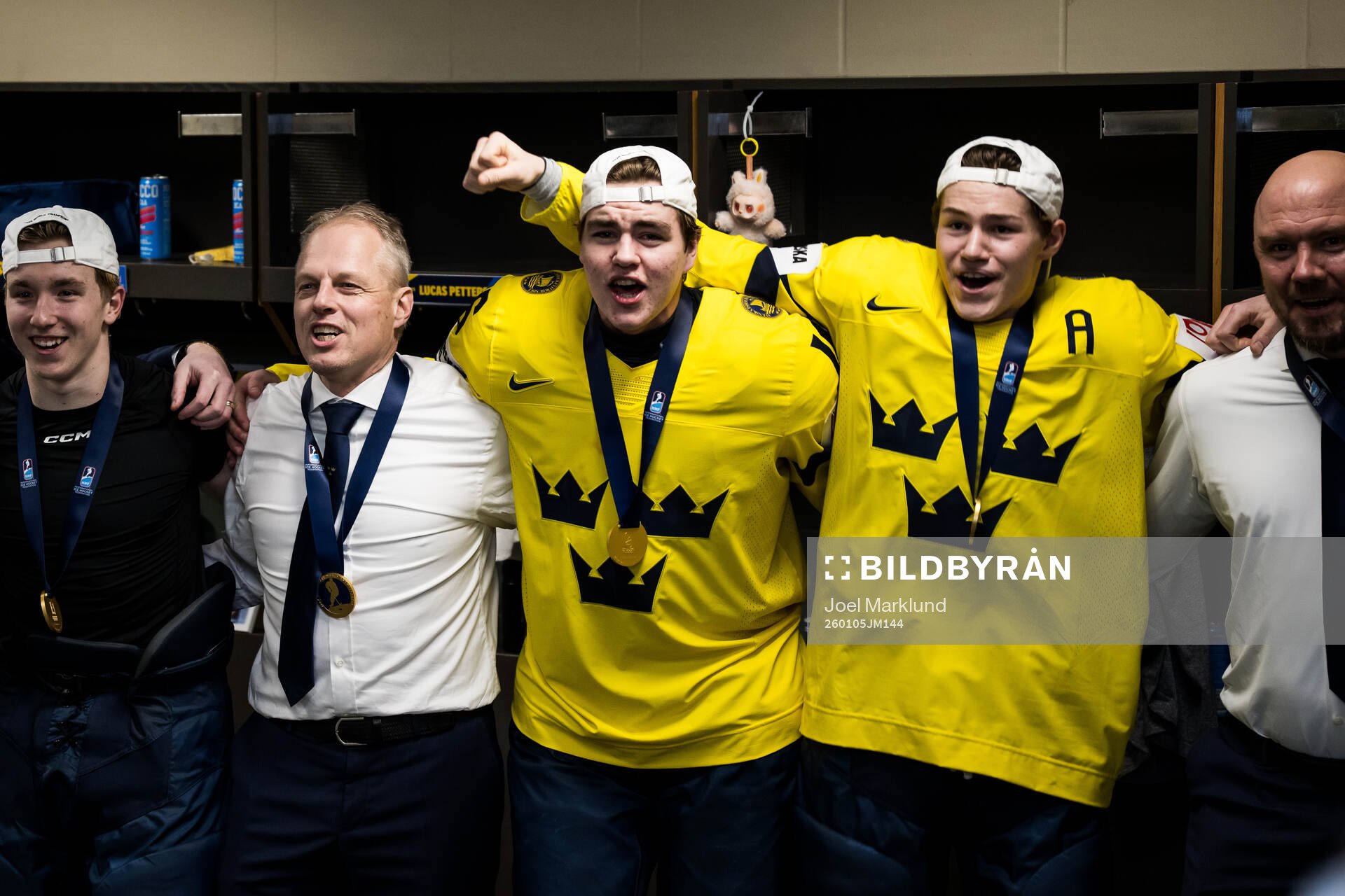 Head coach Magnus Hävelid, Anton Frondell, and Leo Sahlin