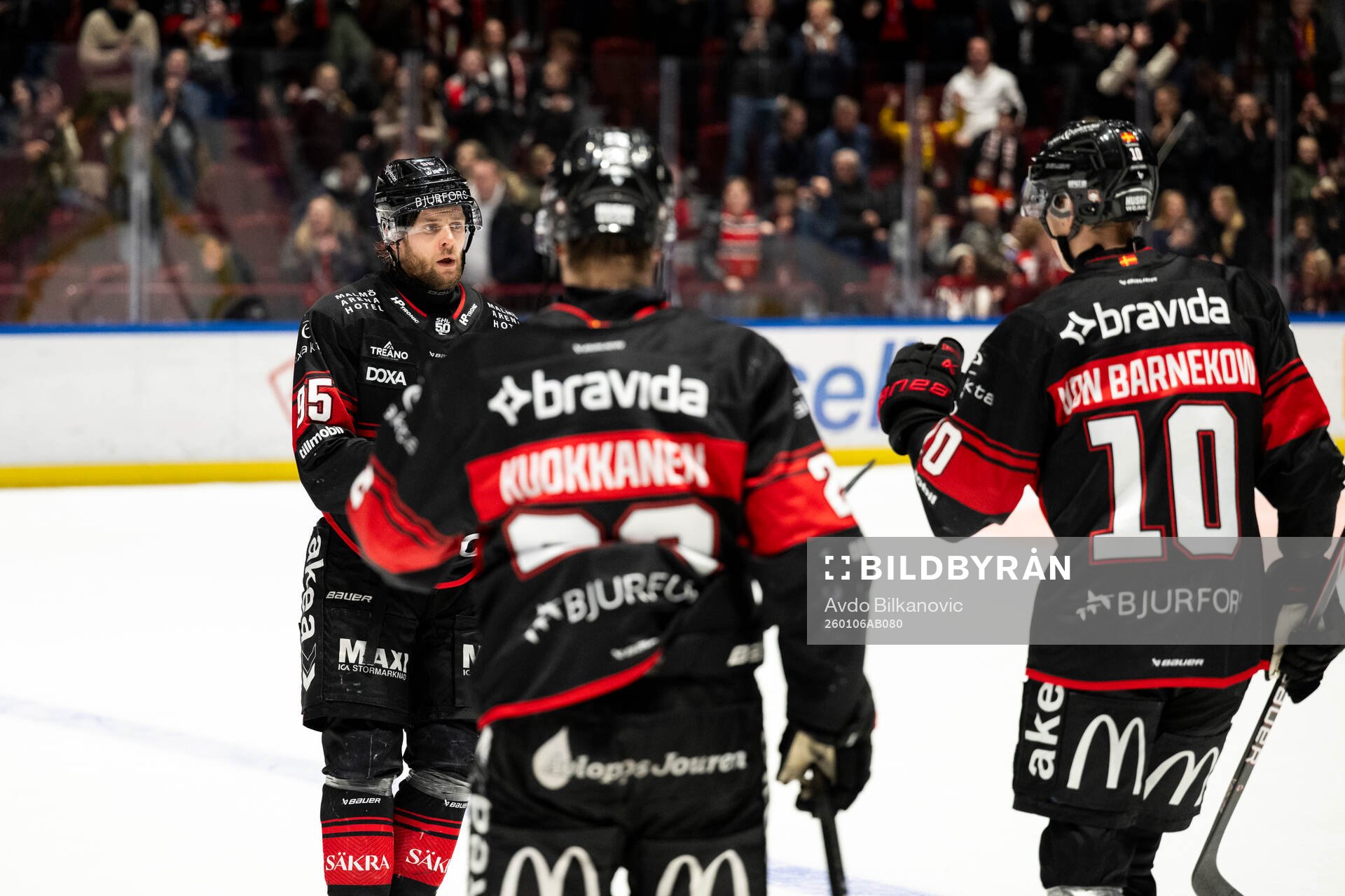 Malmö Redhawks Carl Persson jublar