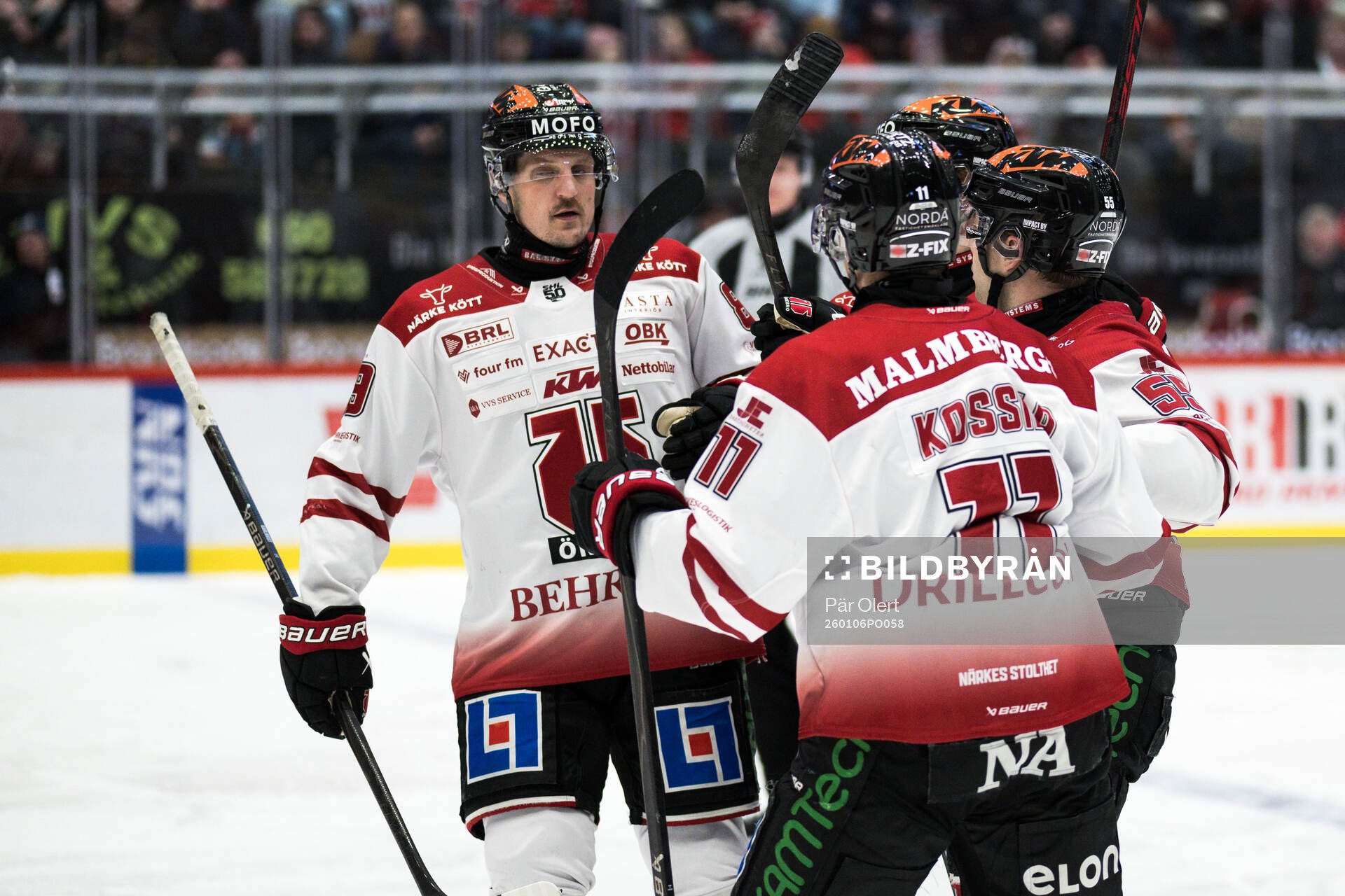 Örebros David Quenneville jublar med Patrik Karlkvist och