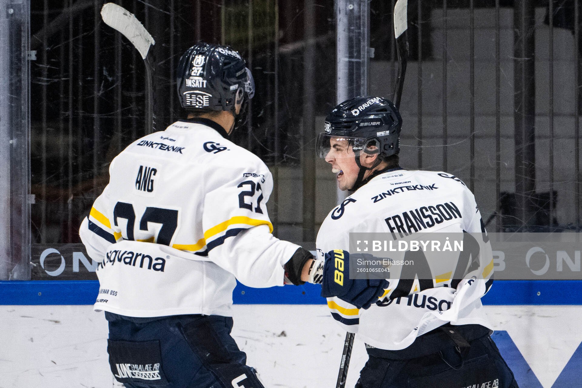 HV71s Hugo Fransson jublar