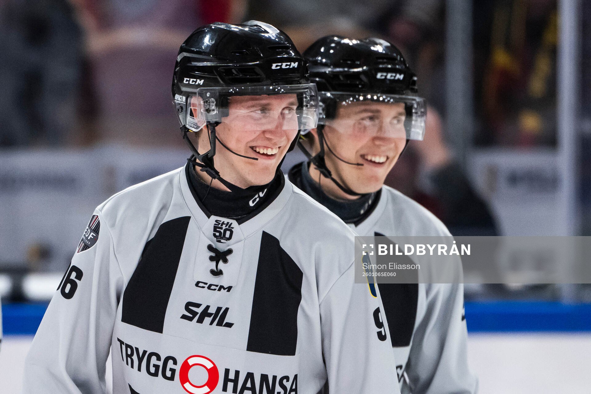 Linjedomare Niclas Westman och Marcus Westman