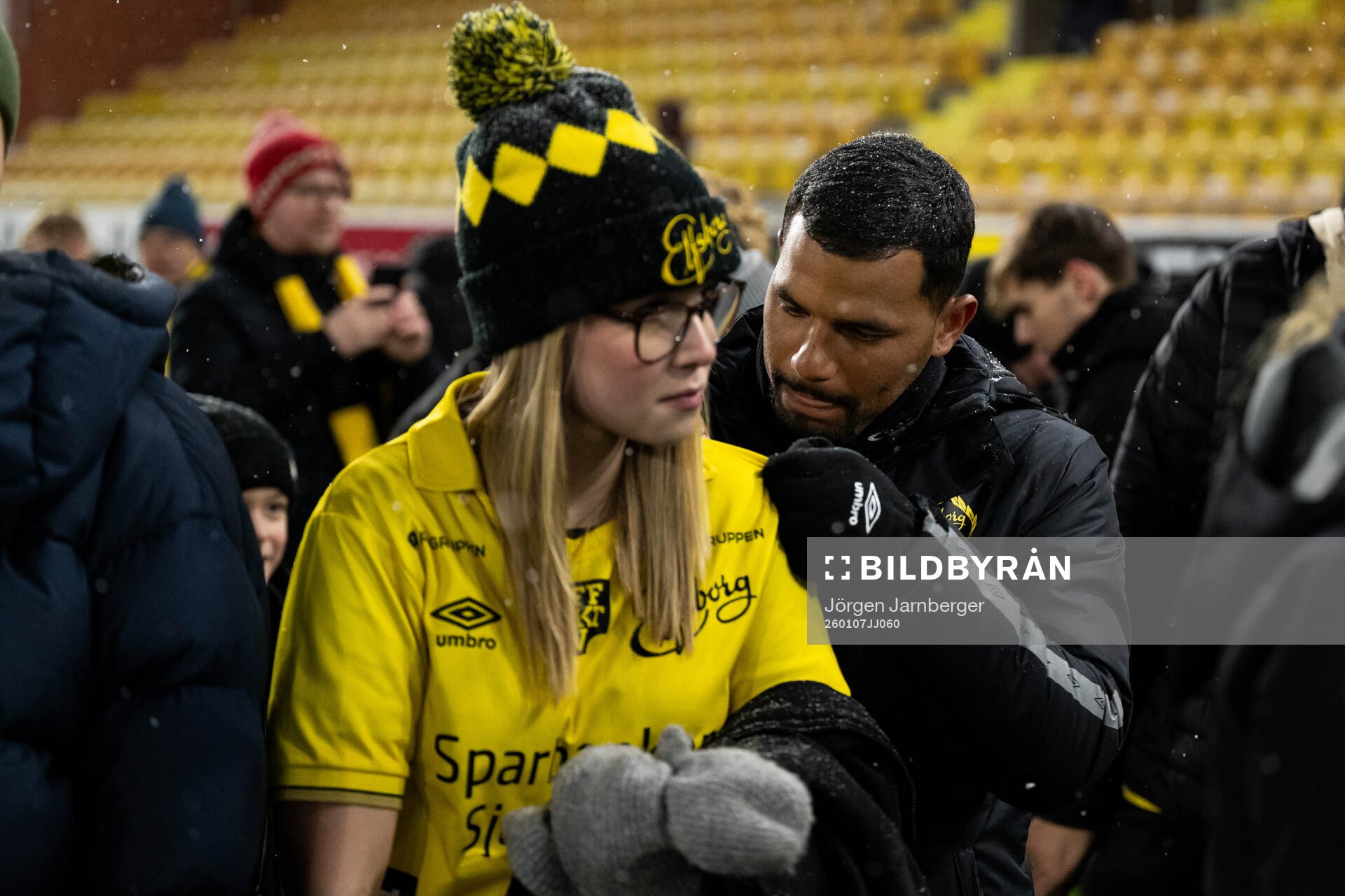 Wenderson Oliveira do Nascimento skriver autografer