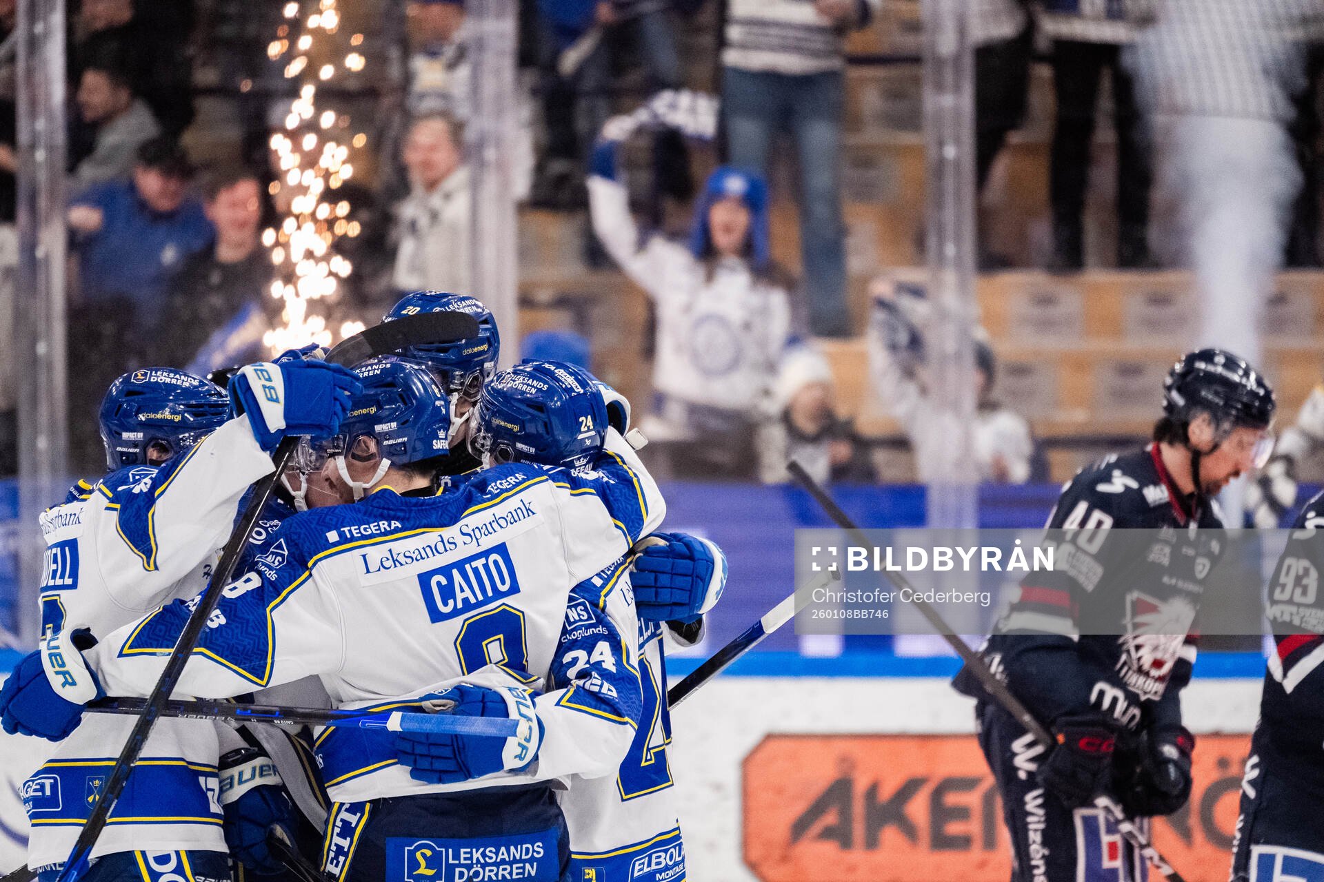 Spelare ur Leksand jublar