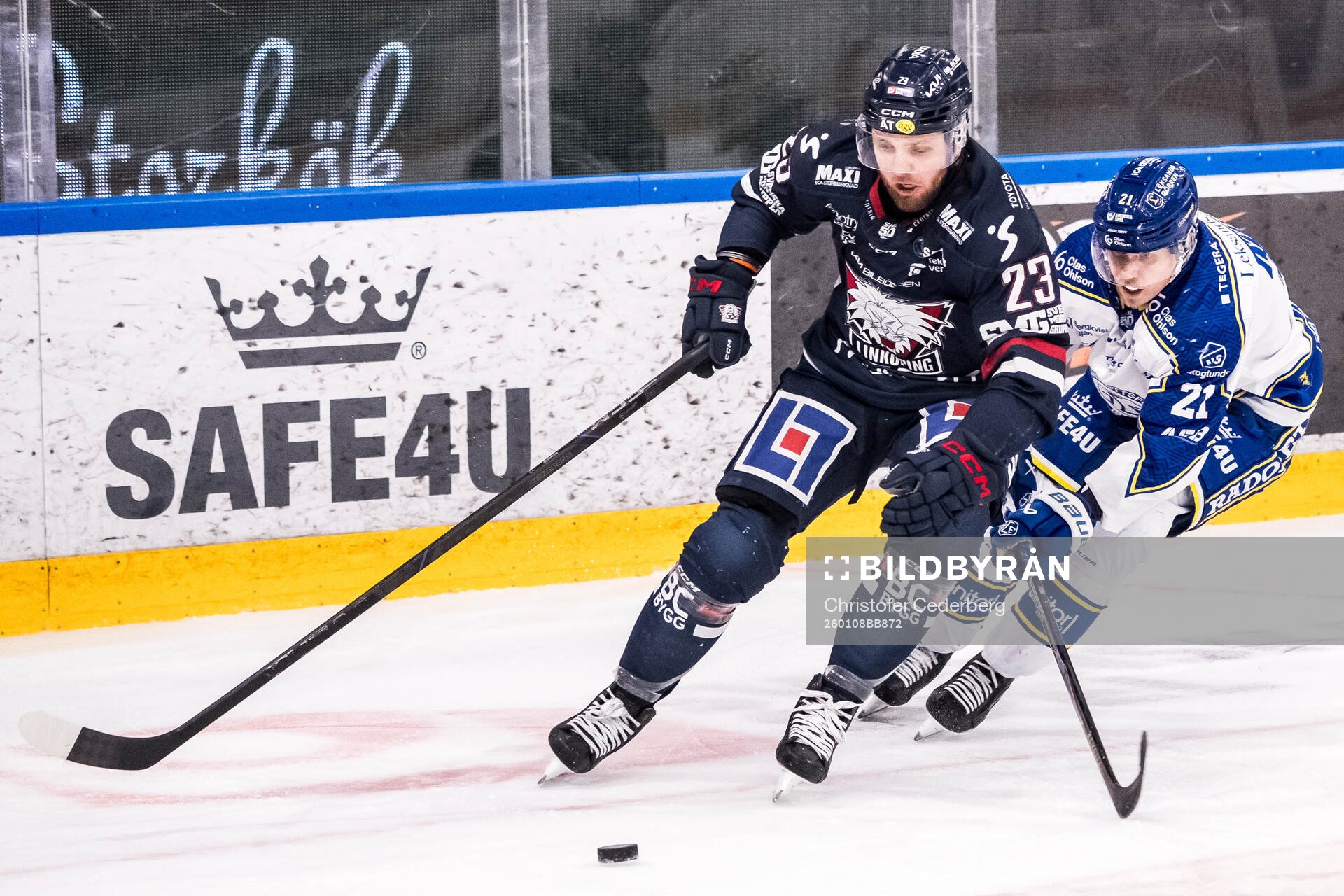 +Linköpings Robin Kovacs och Leksands Joonas Lyytinen