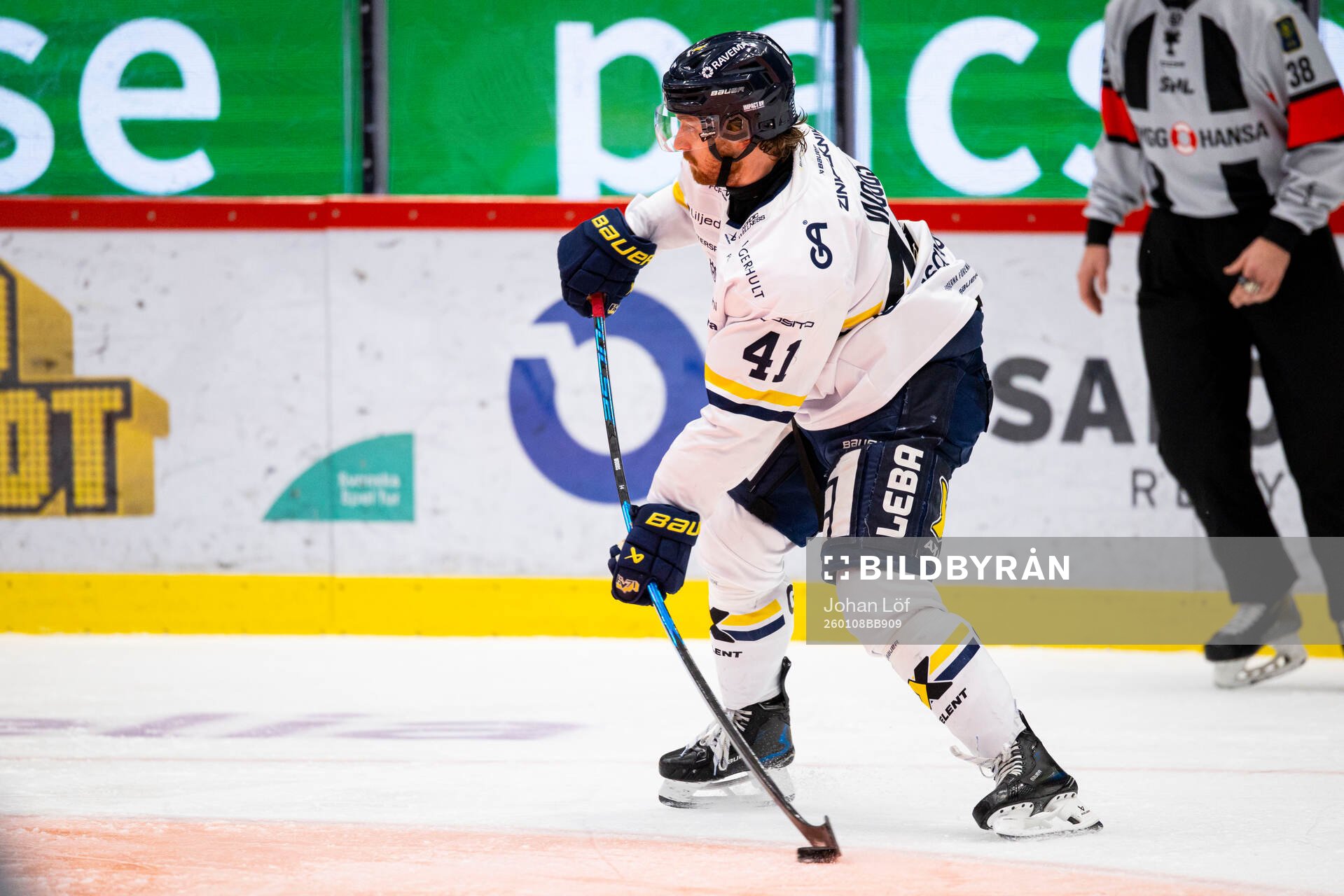 HV71s Riley Woods