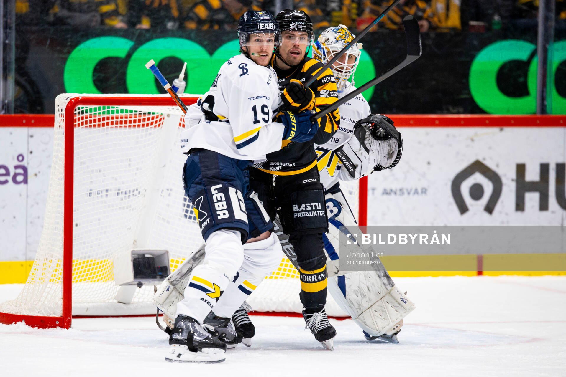 HV71s Niklas Hansson och Skellefteås Andreas Johnson