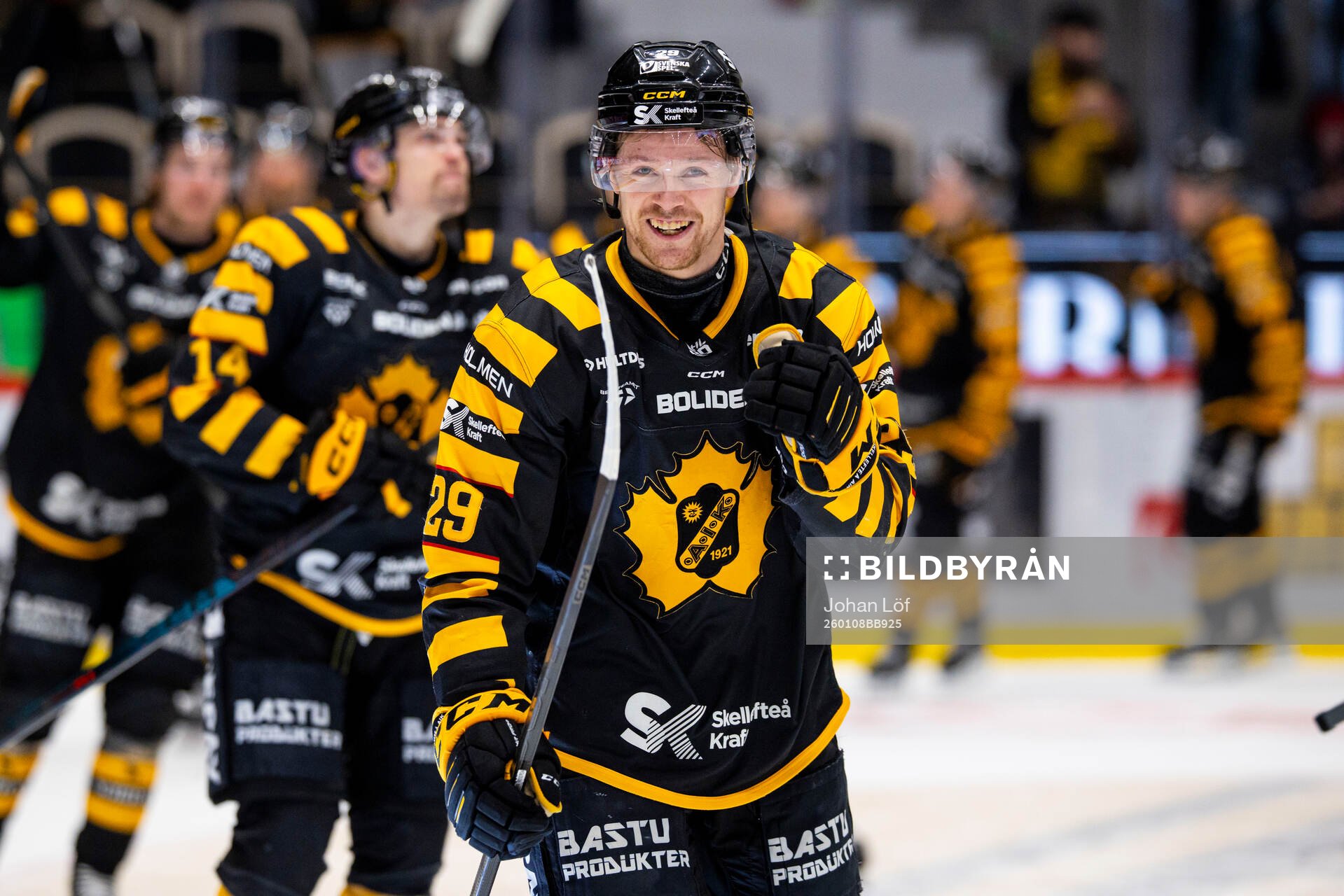 Skellefteås Mikkel Aagaard jublar