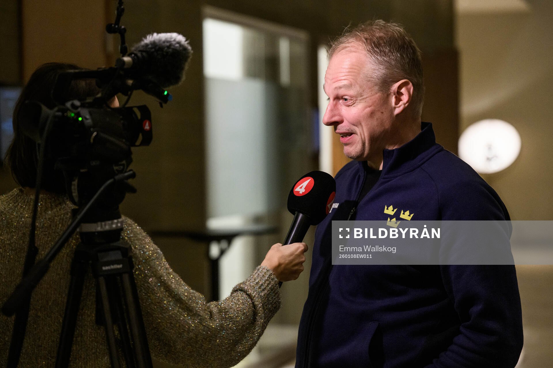 Head coach Magnus Hävelid of Sweden speaks to media