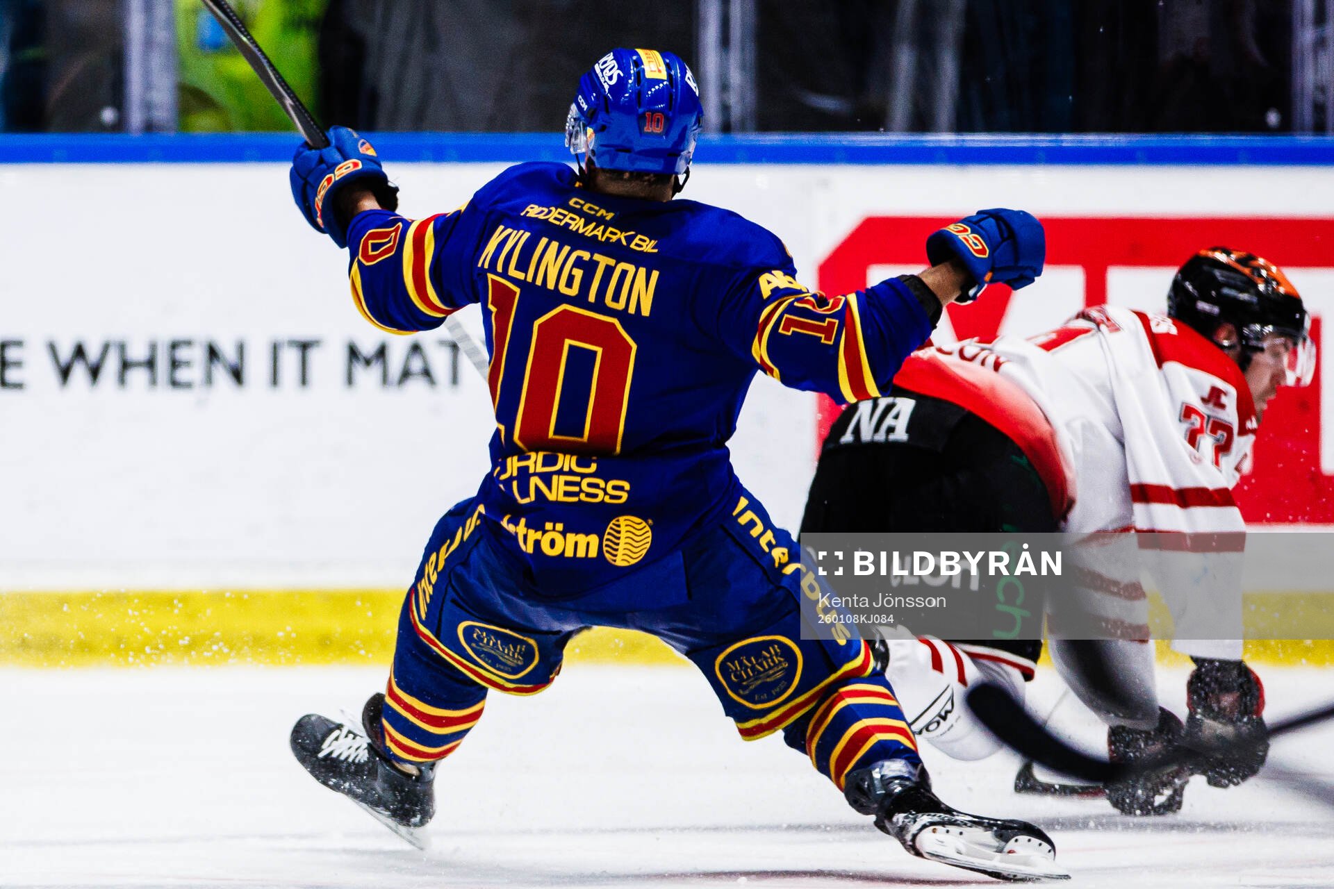 Djurgårdens Oliver Kylington och Örebros Teemu Turunen