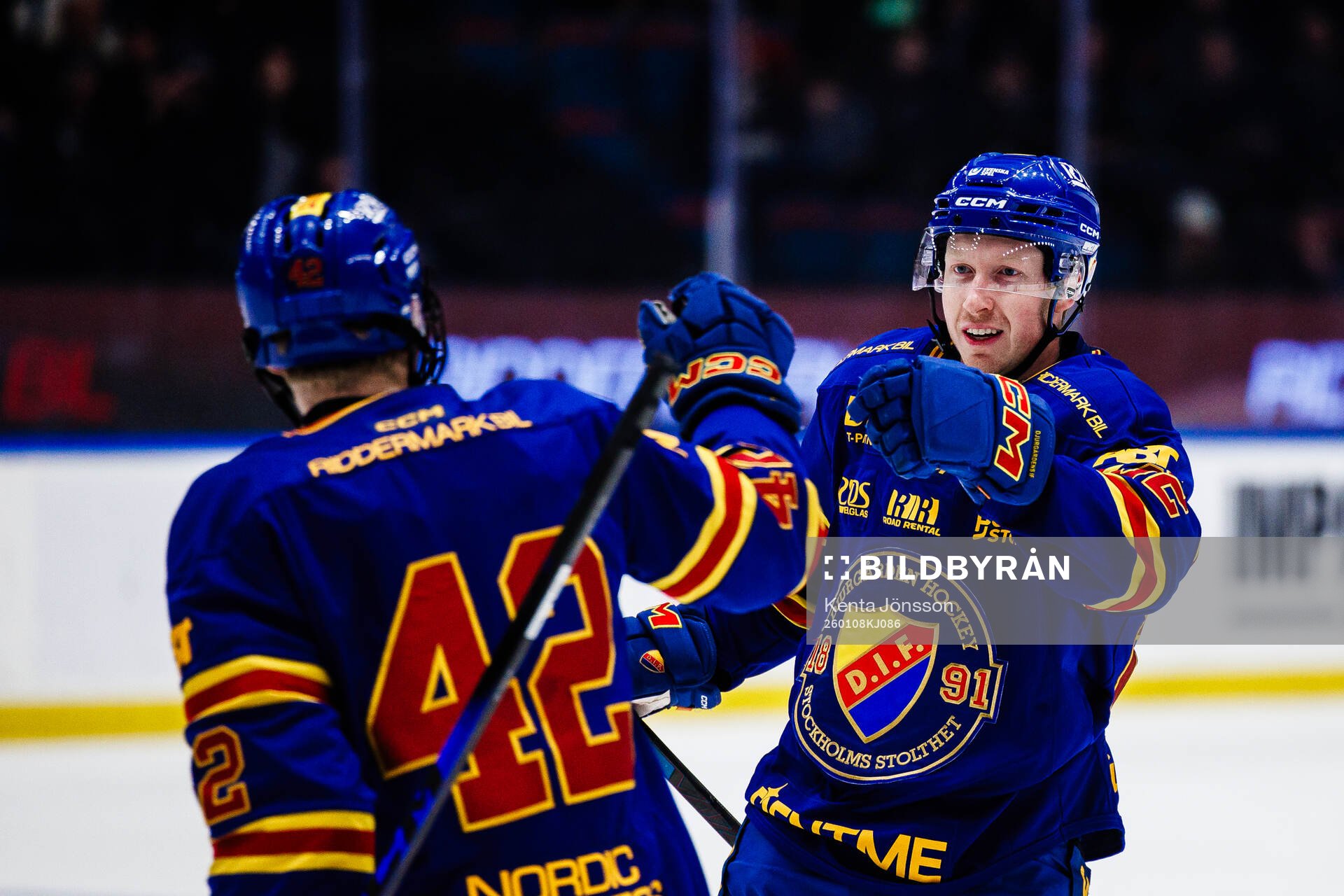 Djurgårdens Colby Sissons jublar med Marcus Nordmark
