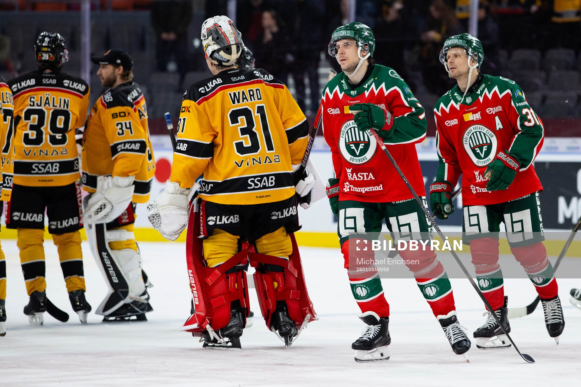 Frölundas Henrik Tömmernes och Nicklas Lasu  deppa