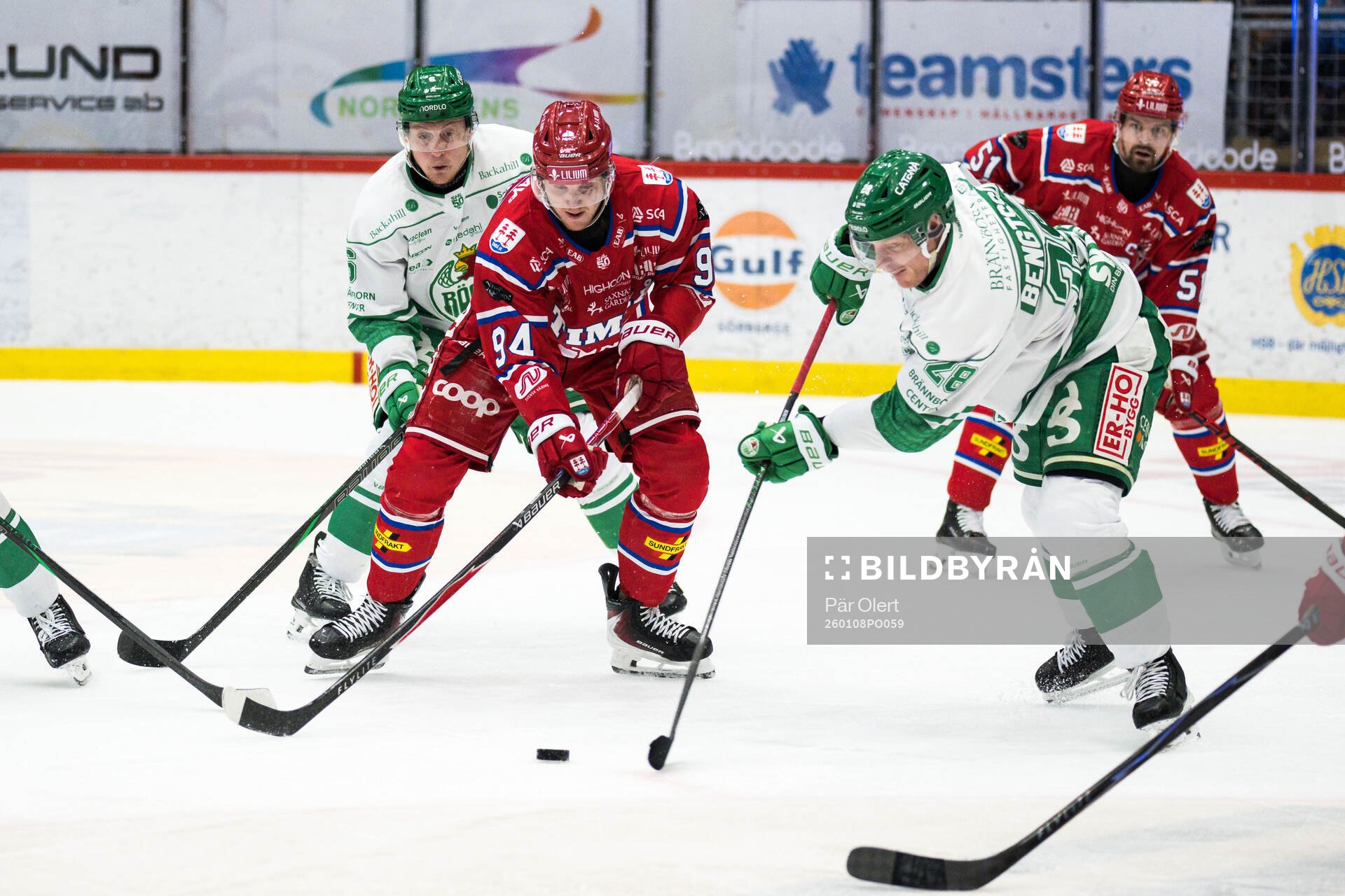Timrås Sebastian Hartmann och Rögles Anton Bengtsson
