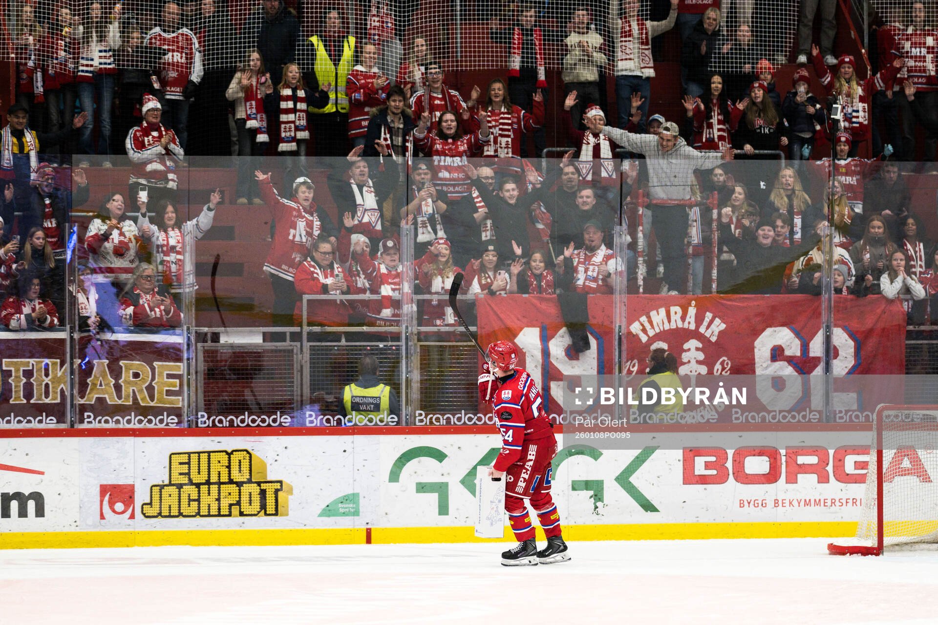 Timrås Jonathan Dahlén jublar