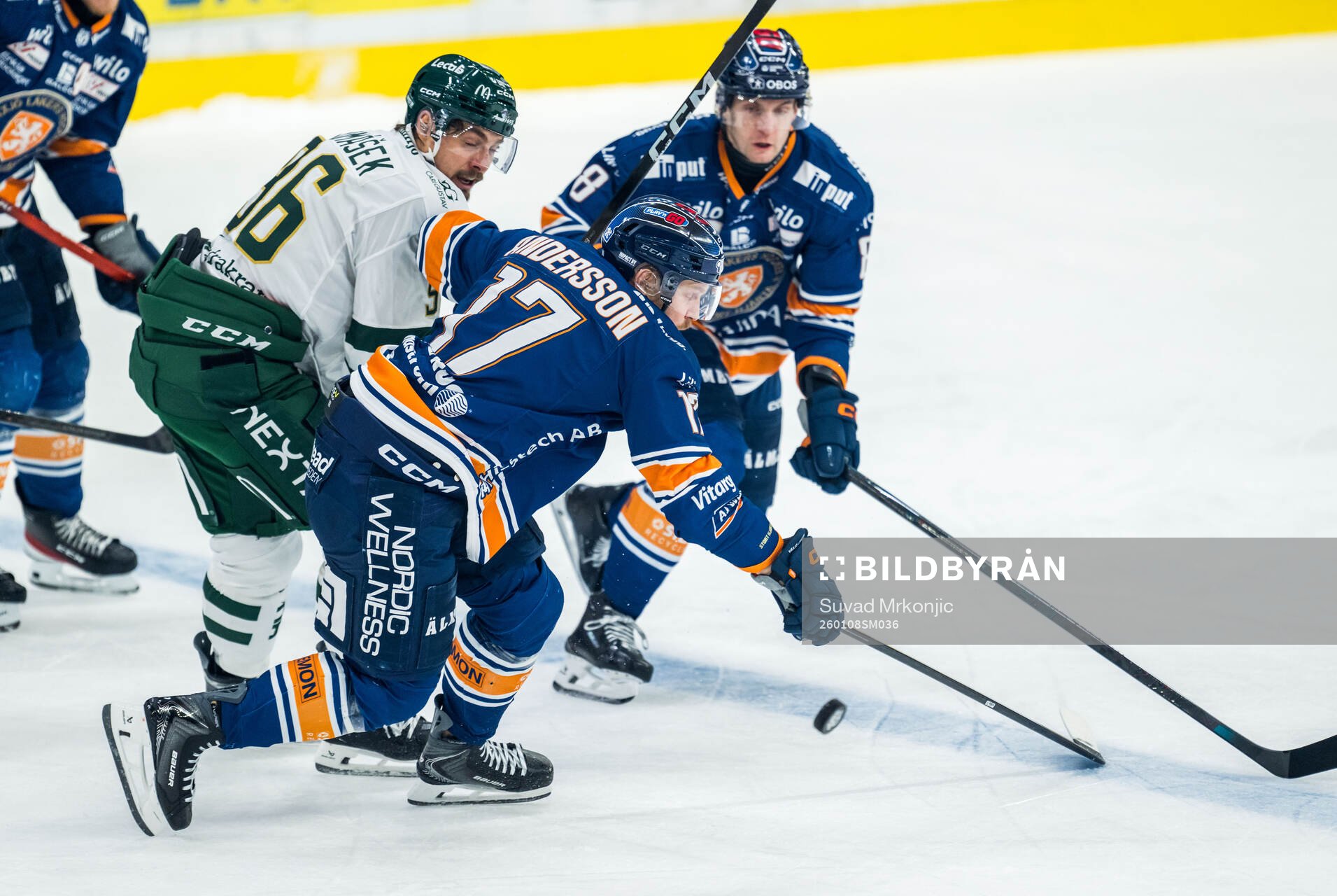 Färjestads David Tomasek och Växjös Erik Andersson