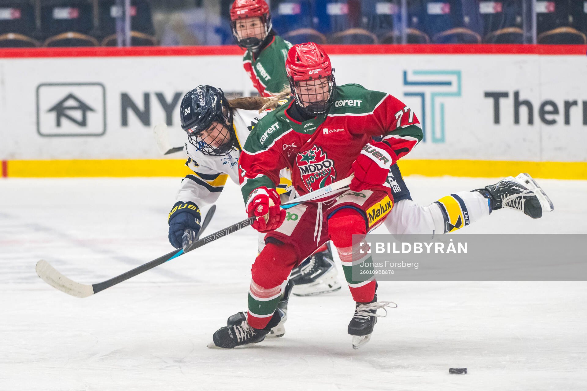 Modos Neena Brick och HV71s Adriana Van De Leest