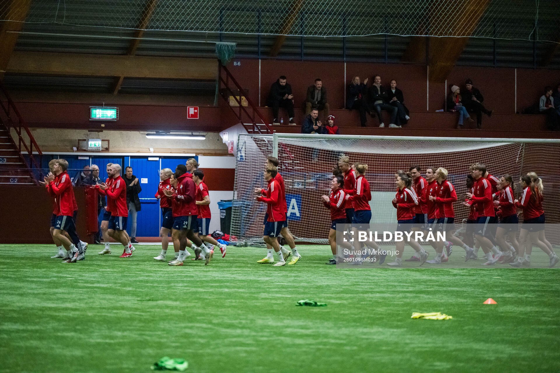 Spelarna värmer upp