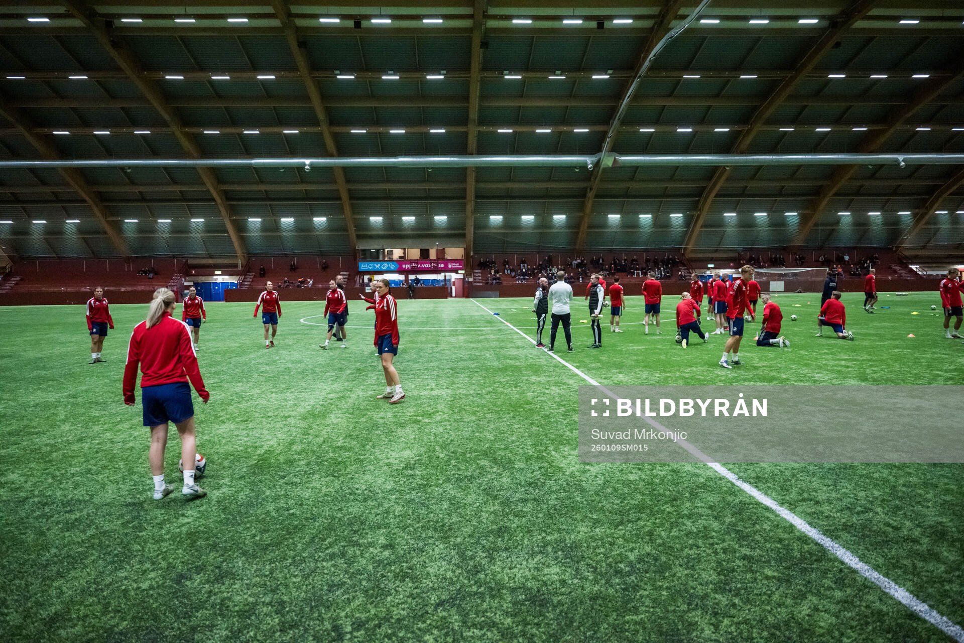 Spelarna värmer upp
