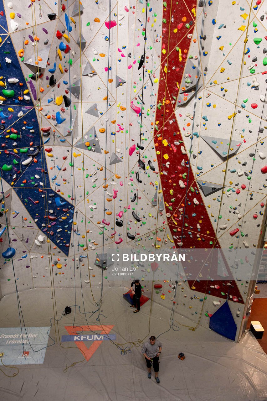Klättervägg inne i Skellefteå kraft rena innan