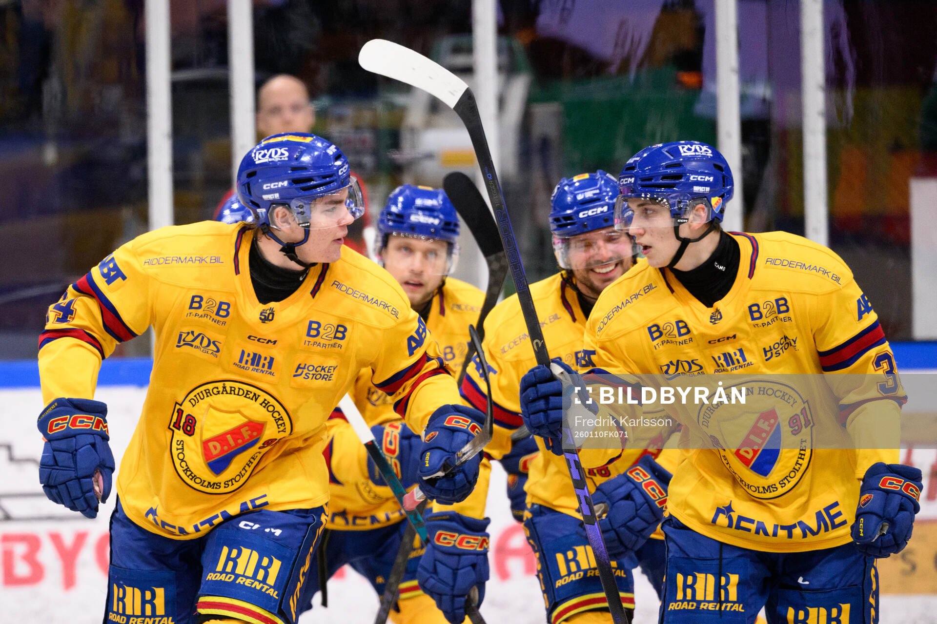Djurgårdens Anton Frondell och Victor Eklund jublar