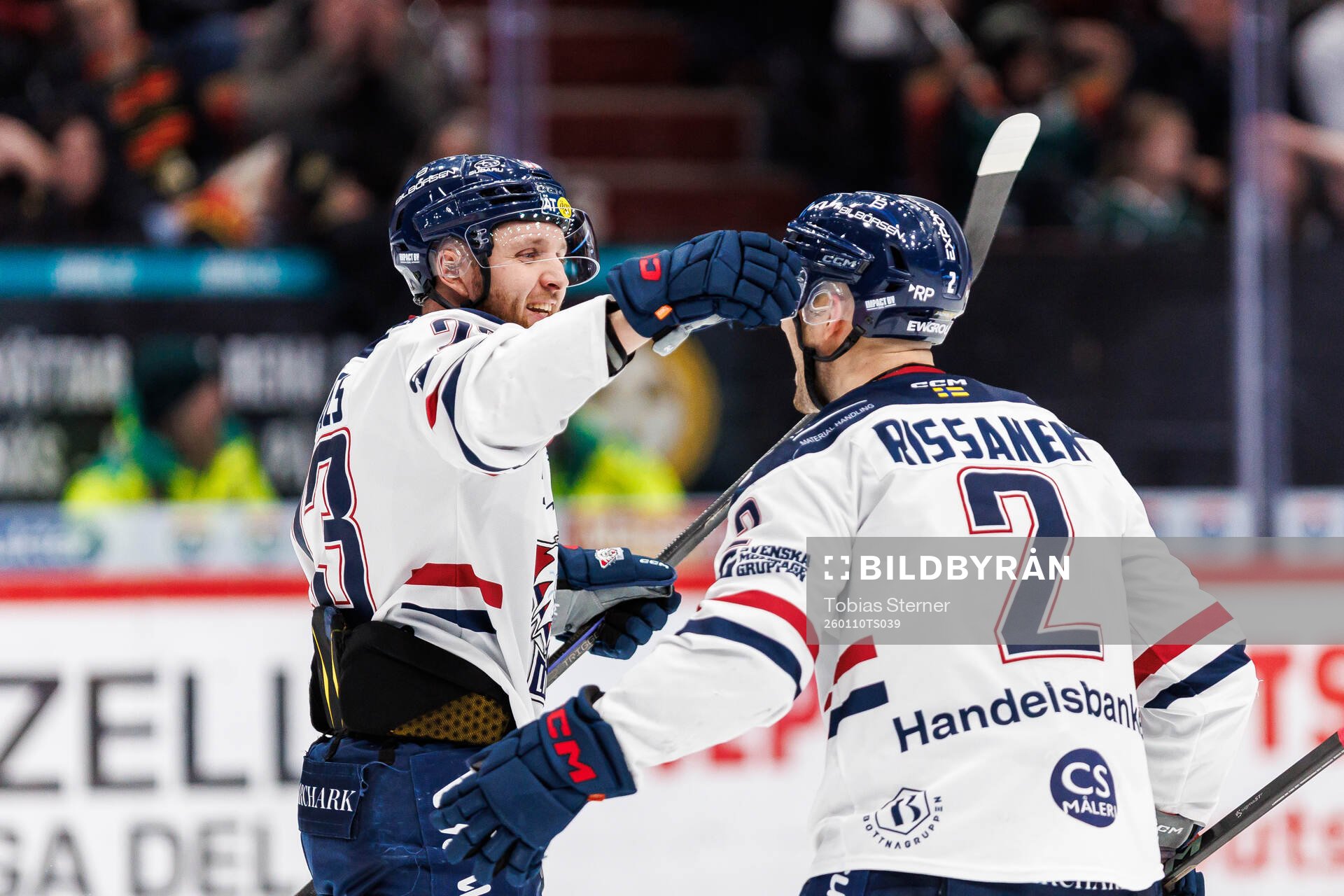 Linköpings Robin Kovacs och Rasmus Rissanen jublar