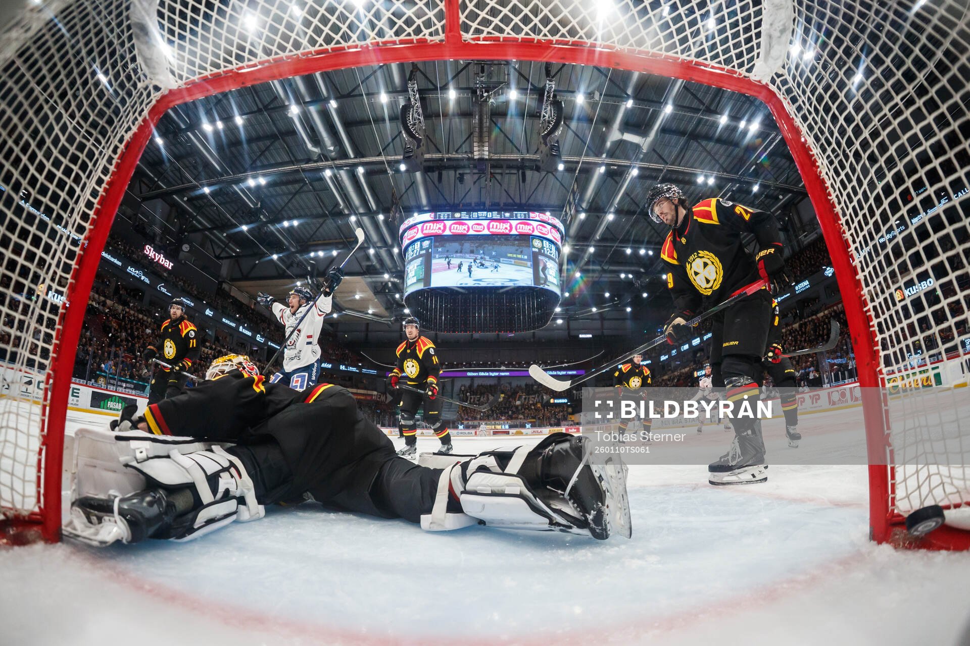 Brynäs målvakt Damian Clara släpper in 0-2 av
