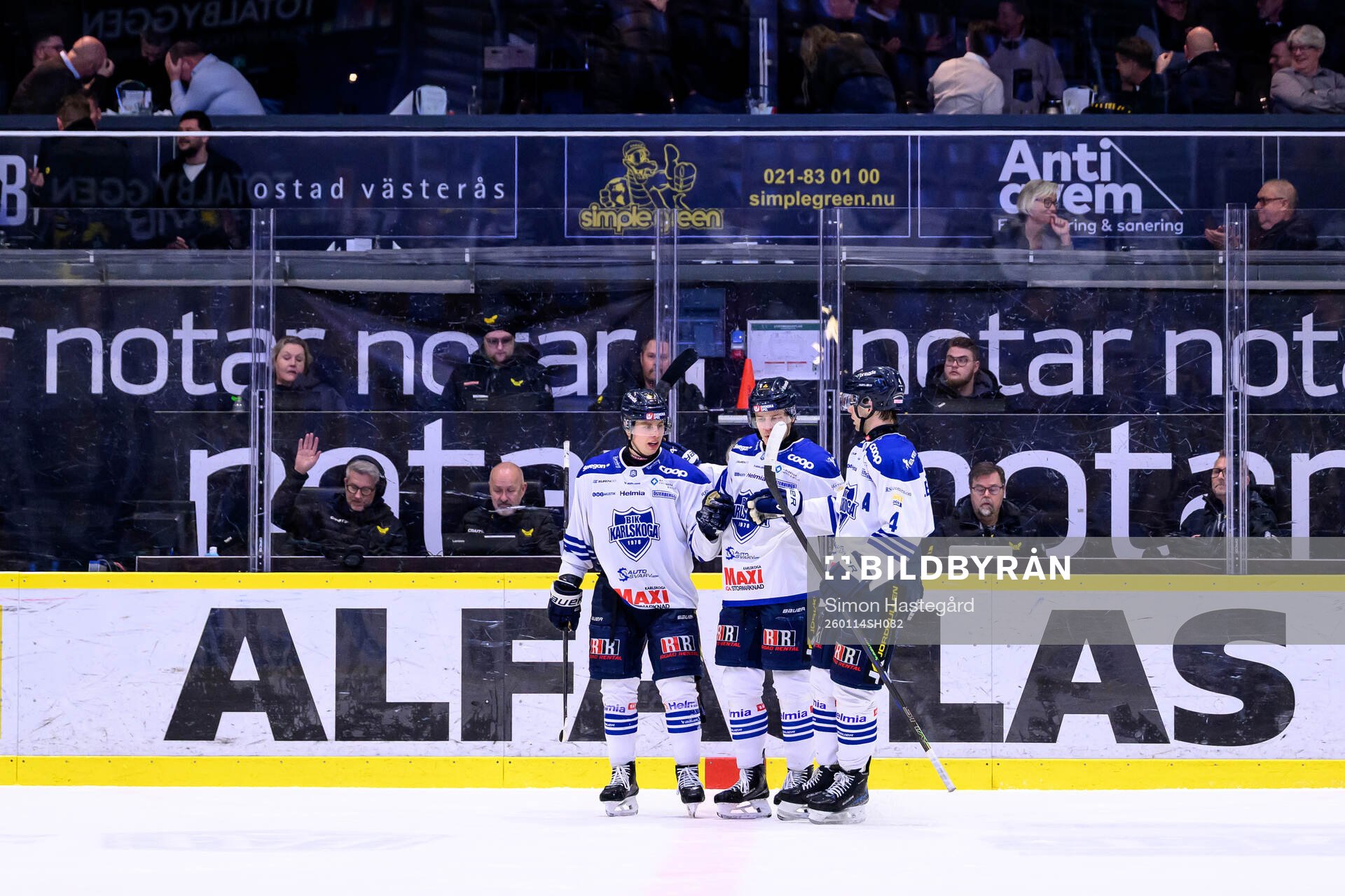 Karlskogas Andre Edvardsen Simen jublar