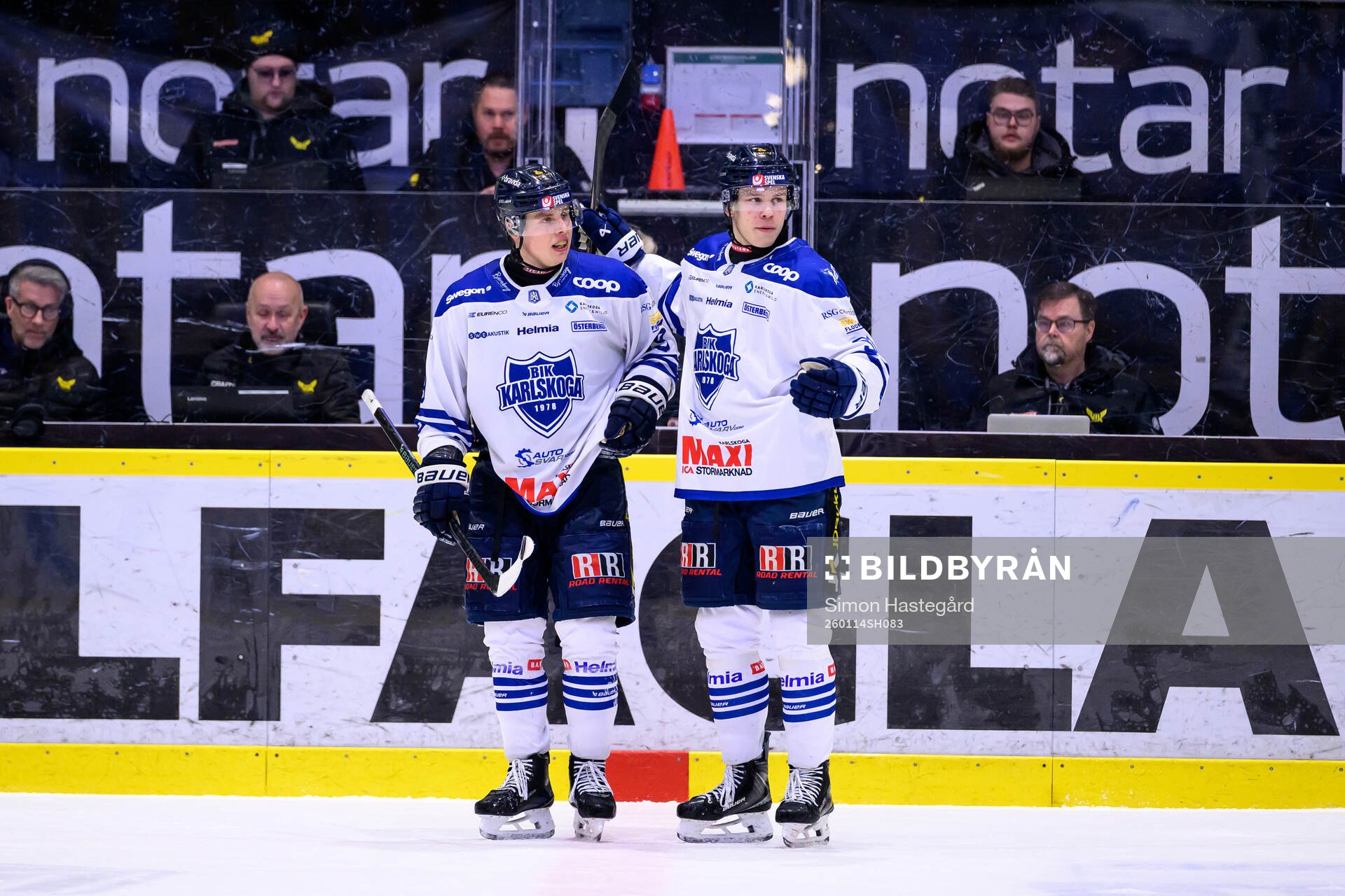 Karlskogas Andre Edvardsen Simen jublar