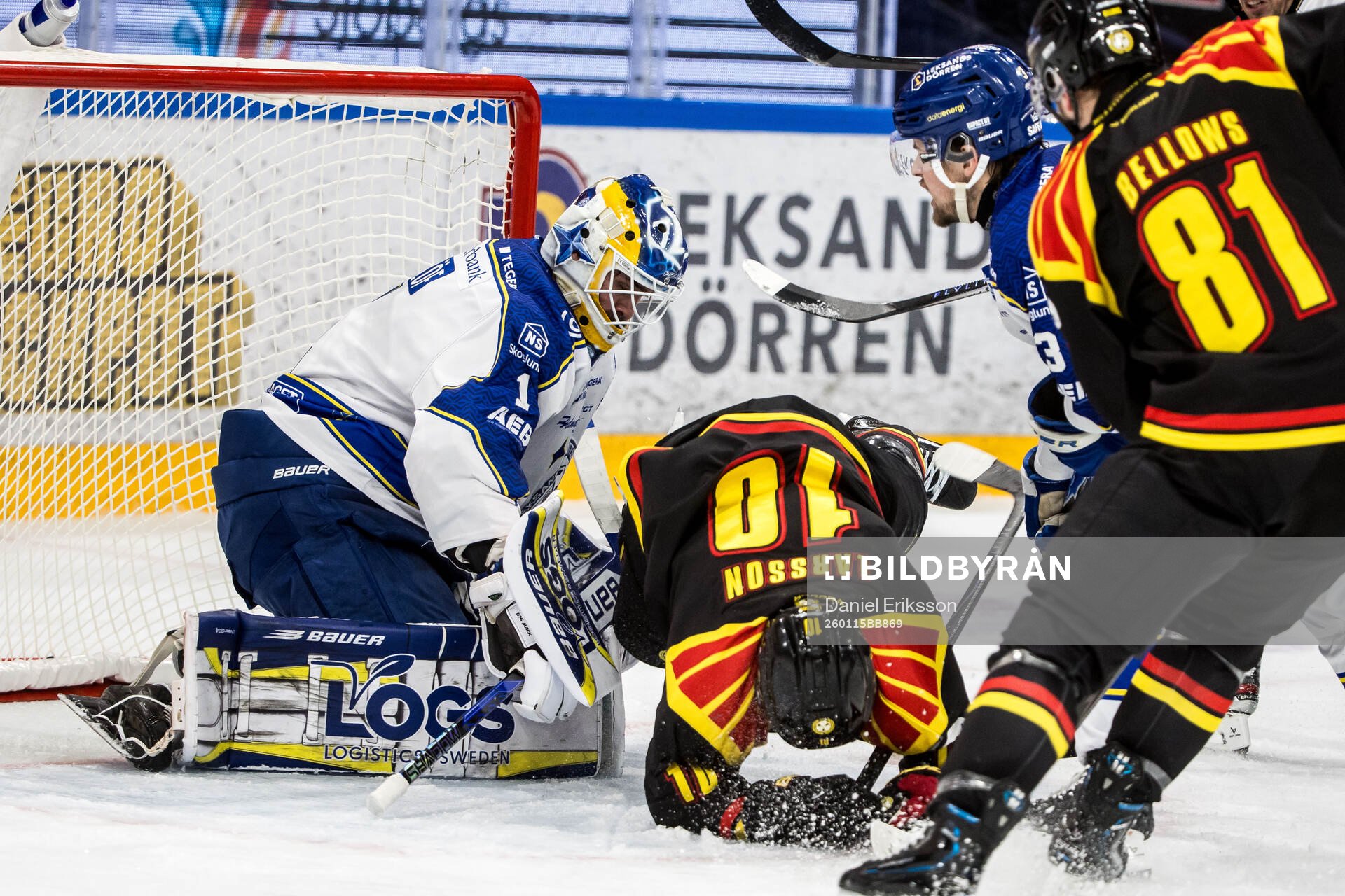 Leksands målvakt Marcus Gidlöf och Brynäs Johan Larsson
