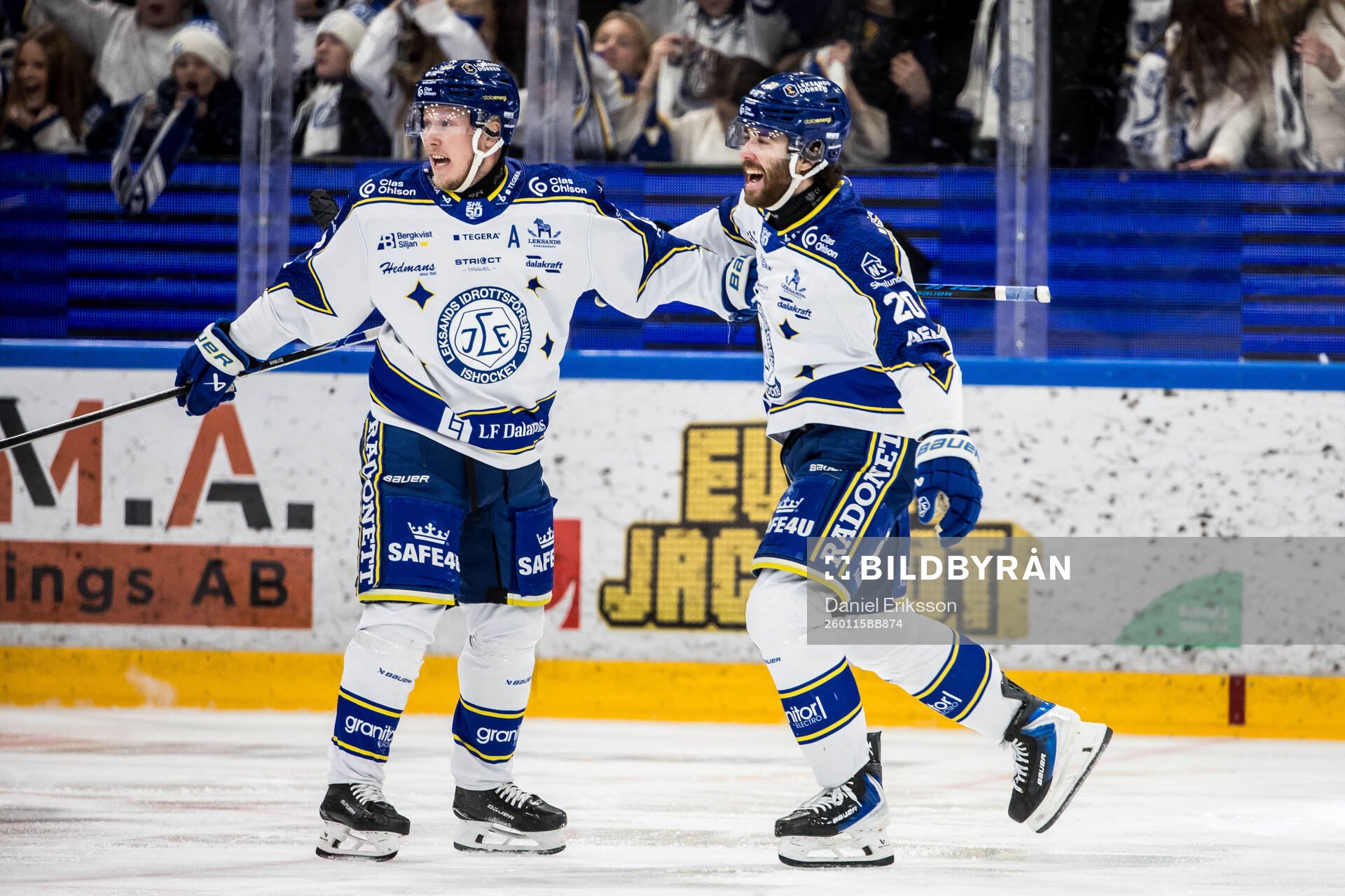 Leksands Kalle Östman och Nolan Stevens jublar