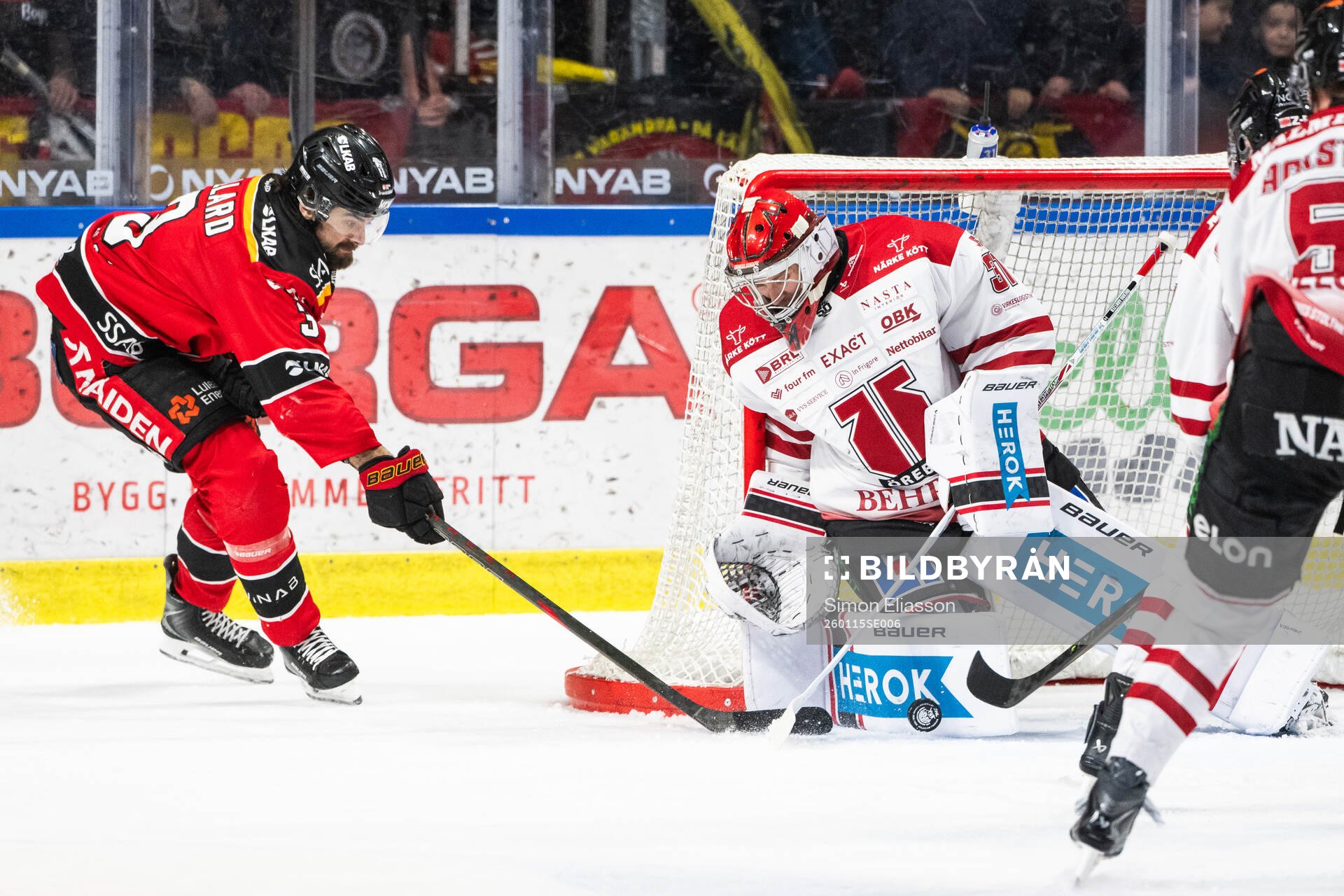Luleås Frederic Allard och Örebros målvakt Jonas Arntzen