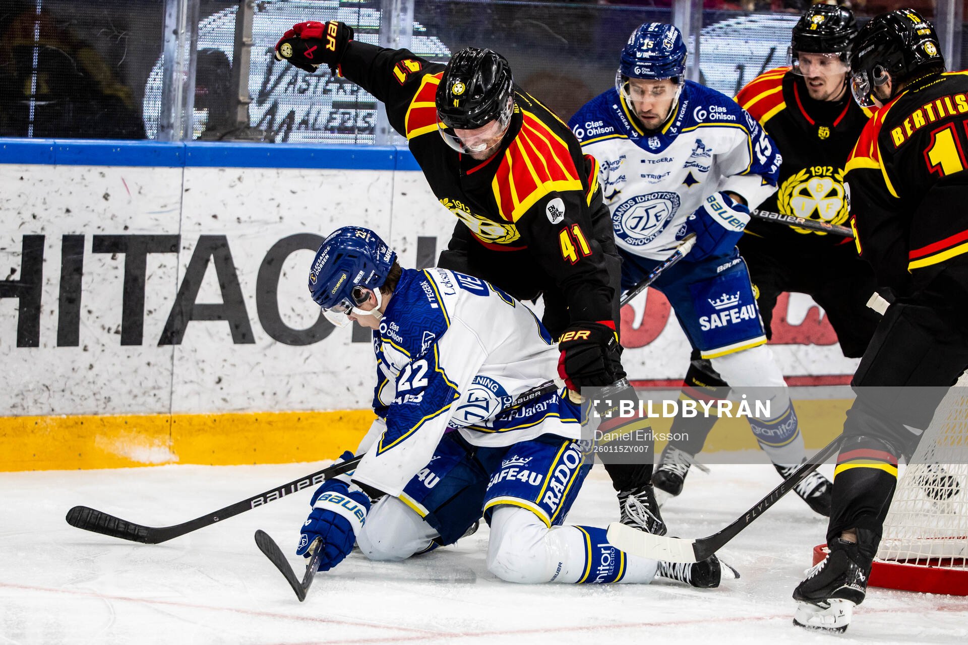 Leksands Lukas Vejdemo och Brynäs Greg Scott och Leksands