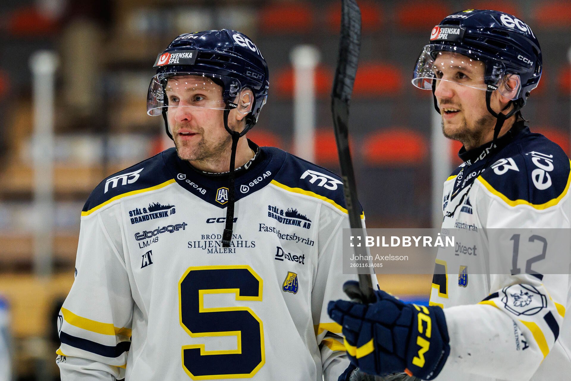 Södertäljes Jonas Ahnelöv och Viktor Liljegren jublar