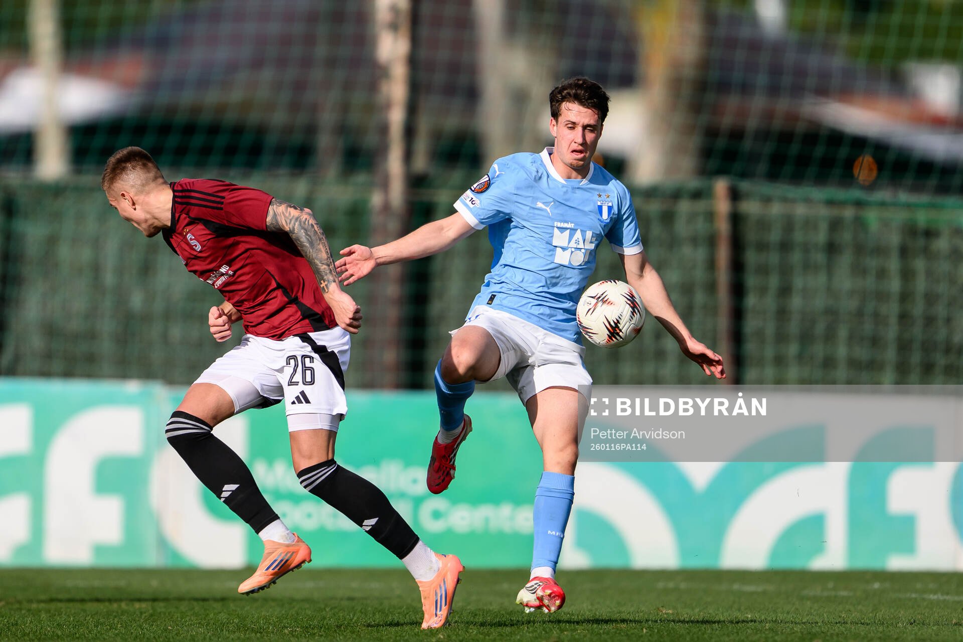 Patrik Vydra of Sparta Prag and Kenan Busuladzic of Malmö