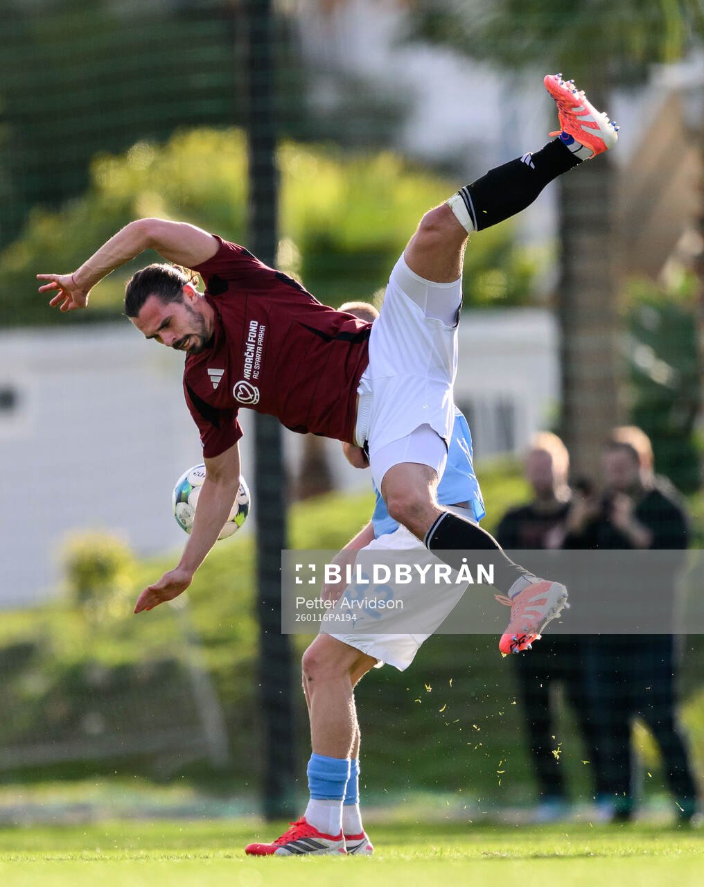 Jakub Martinec of Sparta Prag and Daniel Gudjohnsen of