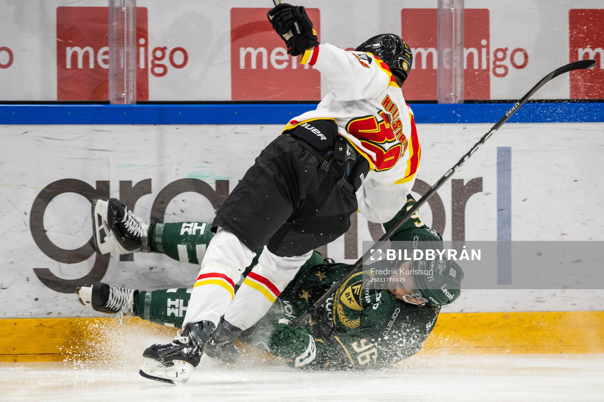 Brynäs Gustav Hillström och Färjestads David Tomasek