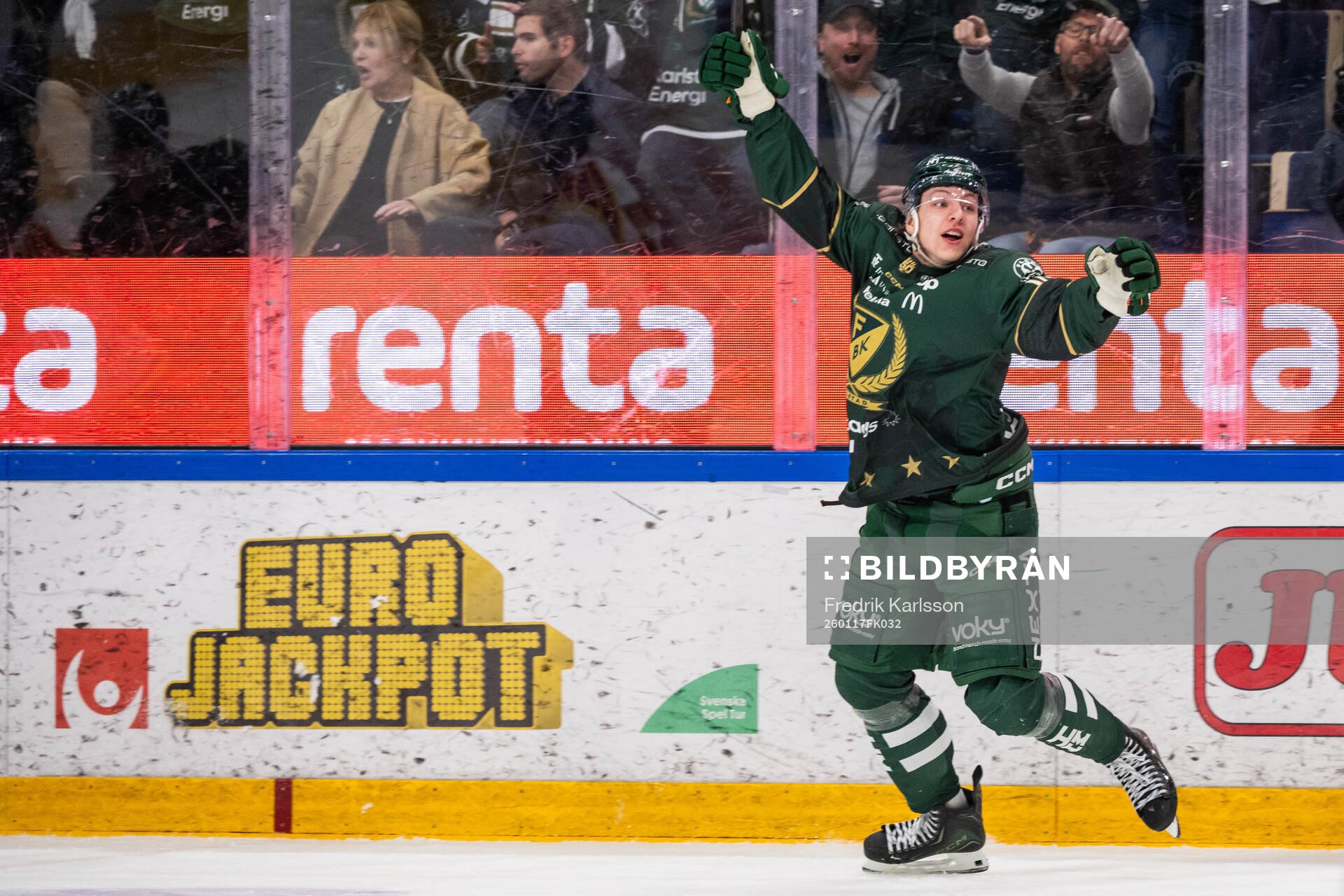Färjestads Jack Berglund jublar
