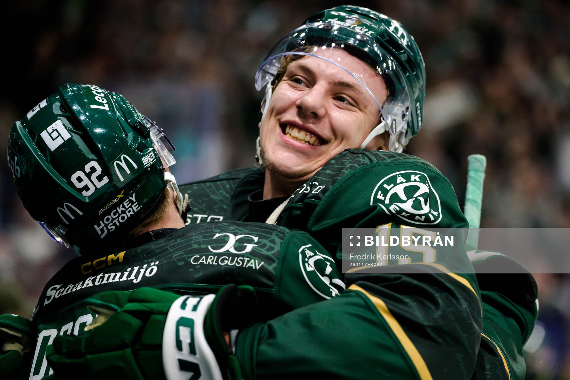 Färjestads Lucas Forsell och Jack Berglund jublar