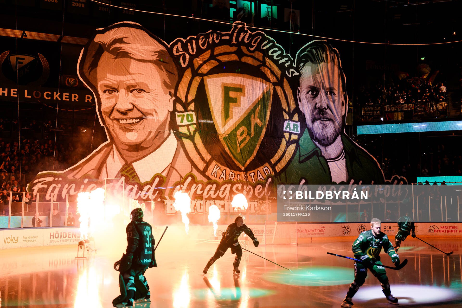 Tifo med bild på Sven-Erik Magnusson och sonen Oscar