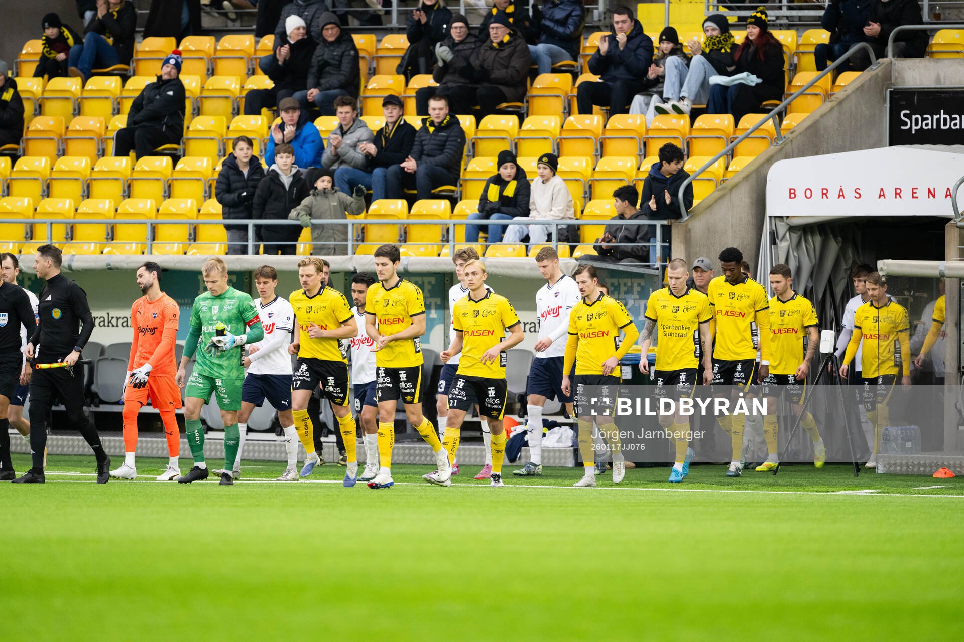Lagen kommer in på planen