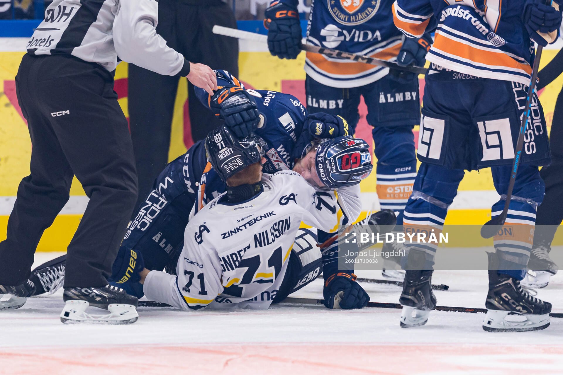 Växjös Keegan Lowe och HV71s William Ignberg Nilsson