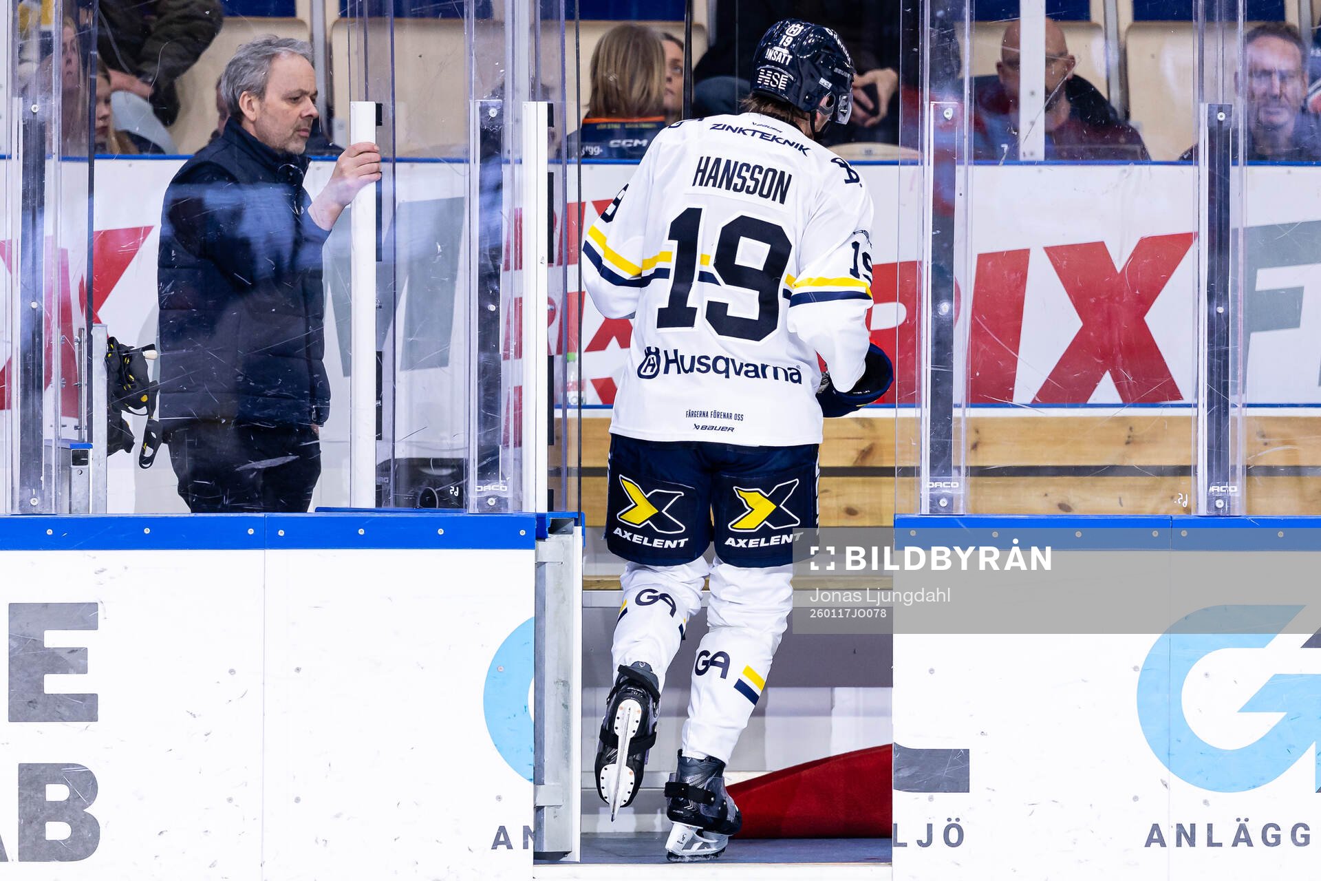 HV71s Niklas Hansson blir utvisad