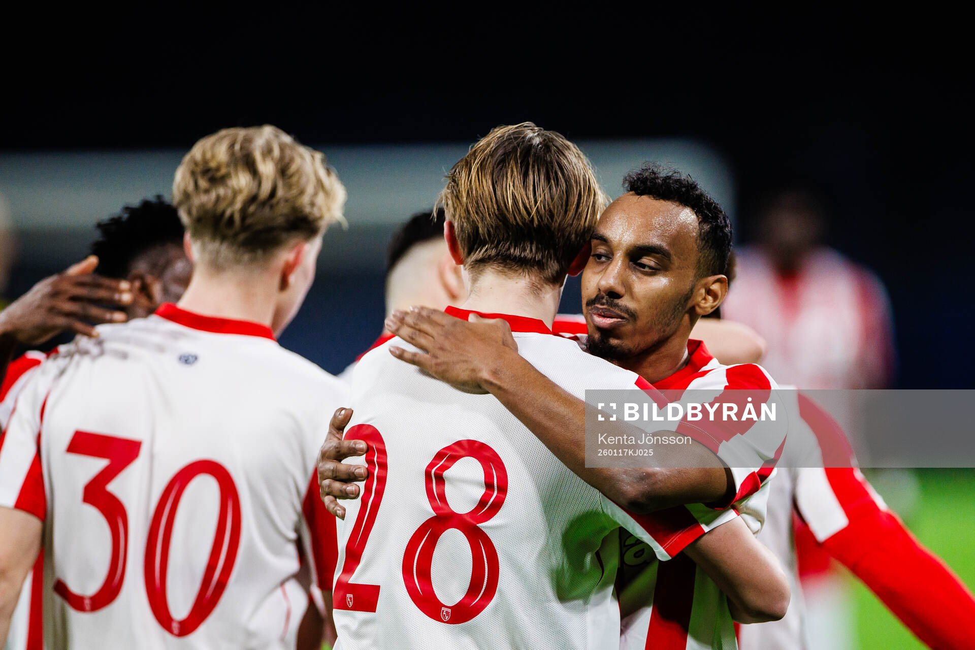 Degerfors Bilal Hussein och Alexander Berisson jublar