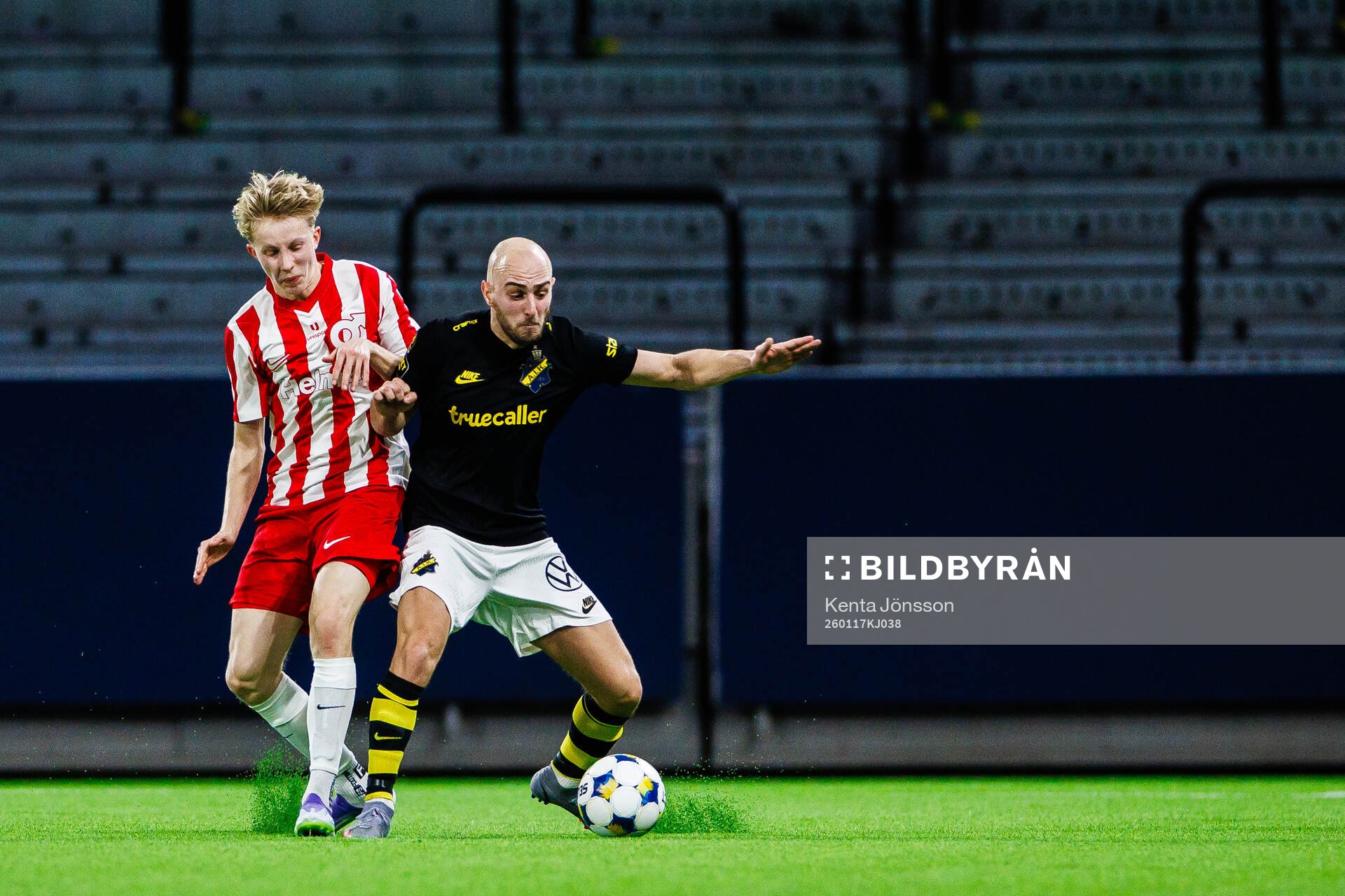 Degerfors Olle Leonardsson och AIKs Amel Mujanic