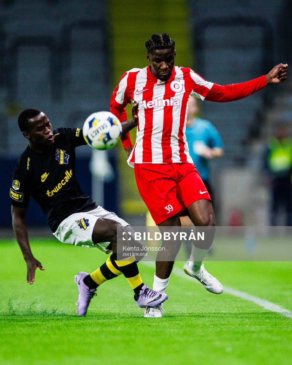 AIKs Stanley Wilson Omondi och Degerfors Philippe Ndinga