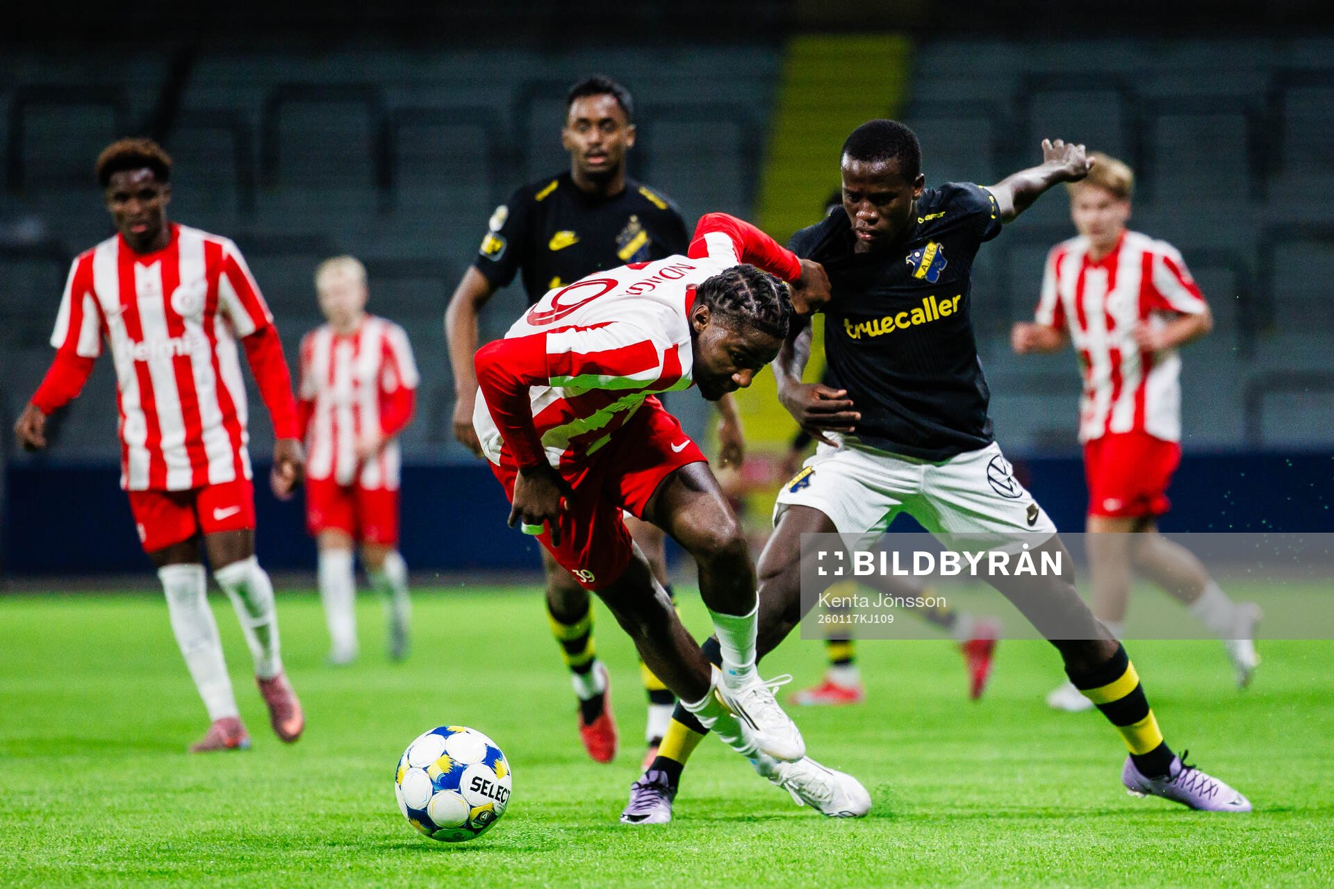 Degerfors Philippe Ndinga Ossiabadjouo och AIKs Stanley