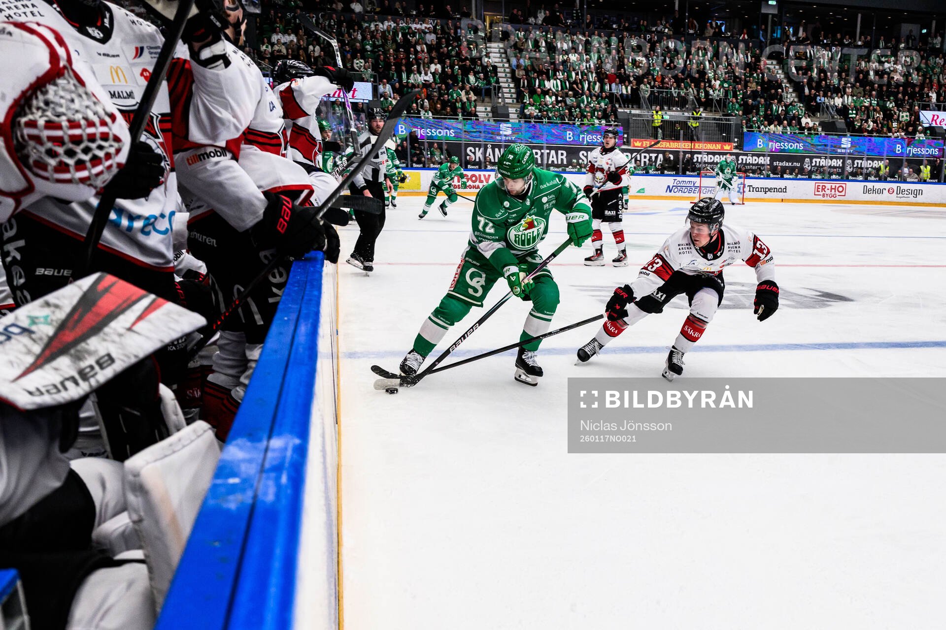 Rögles Daniel Zaar och Malmö Redhawks Petter Vesterheim