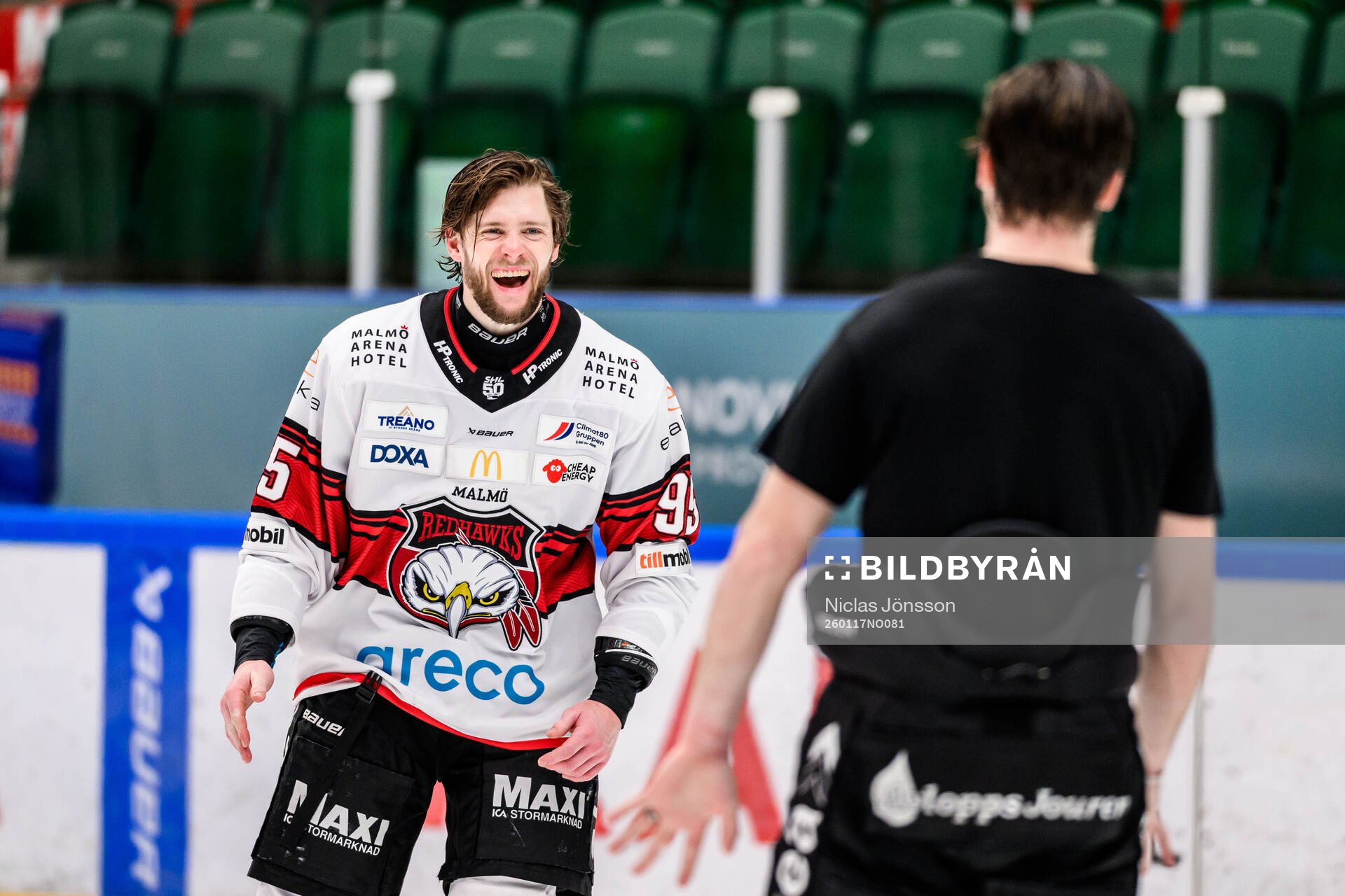Malmö Redhawks Carl Persson jublar
